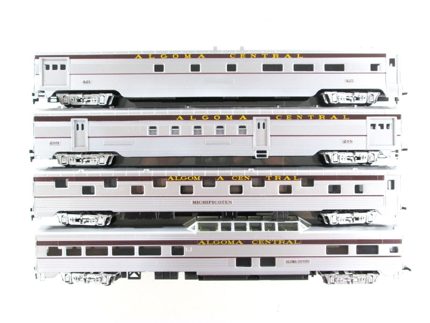 HO Scale ***ALGOMA CENTRAL**8 Corrugated Lightweight Passenger 8-Set - IHC 47768