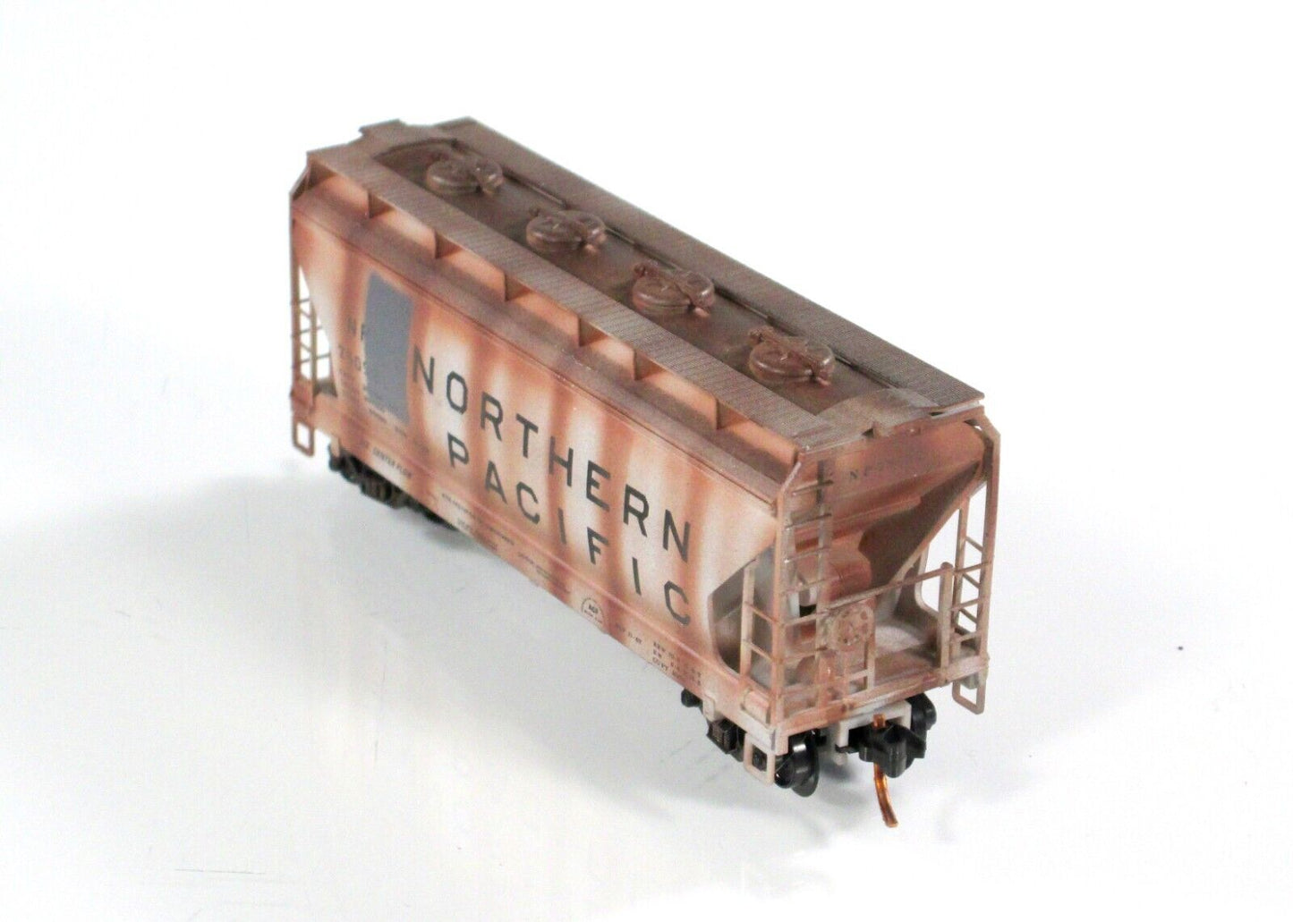 N Scale ***NORTHERN PACIFIC*** Weathered Hopper #75052 --- Micro Trains 09244230