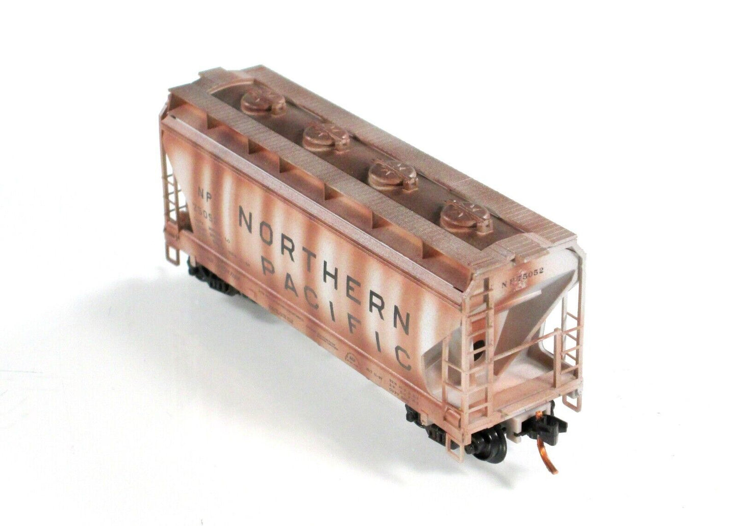 N Scale ***NORTHERN PACIFIC*** Weathered Hopper #75052 --- Micro Trains 09244230