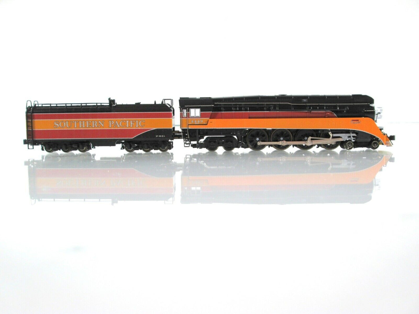 N Scale SOUTHERN PACIFIC DAYLIGHT 4-8-4 GS-4 Locomotive - Kato 126-0301, DCC Rdy