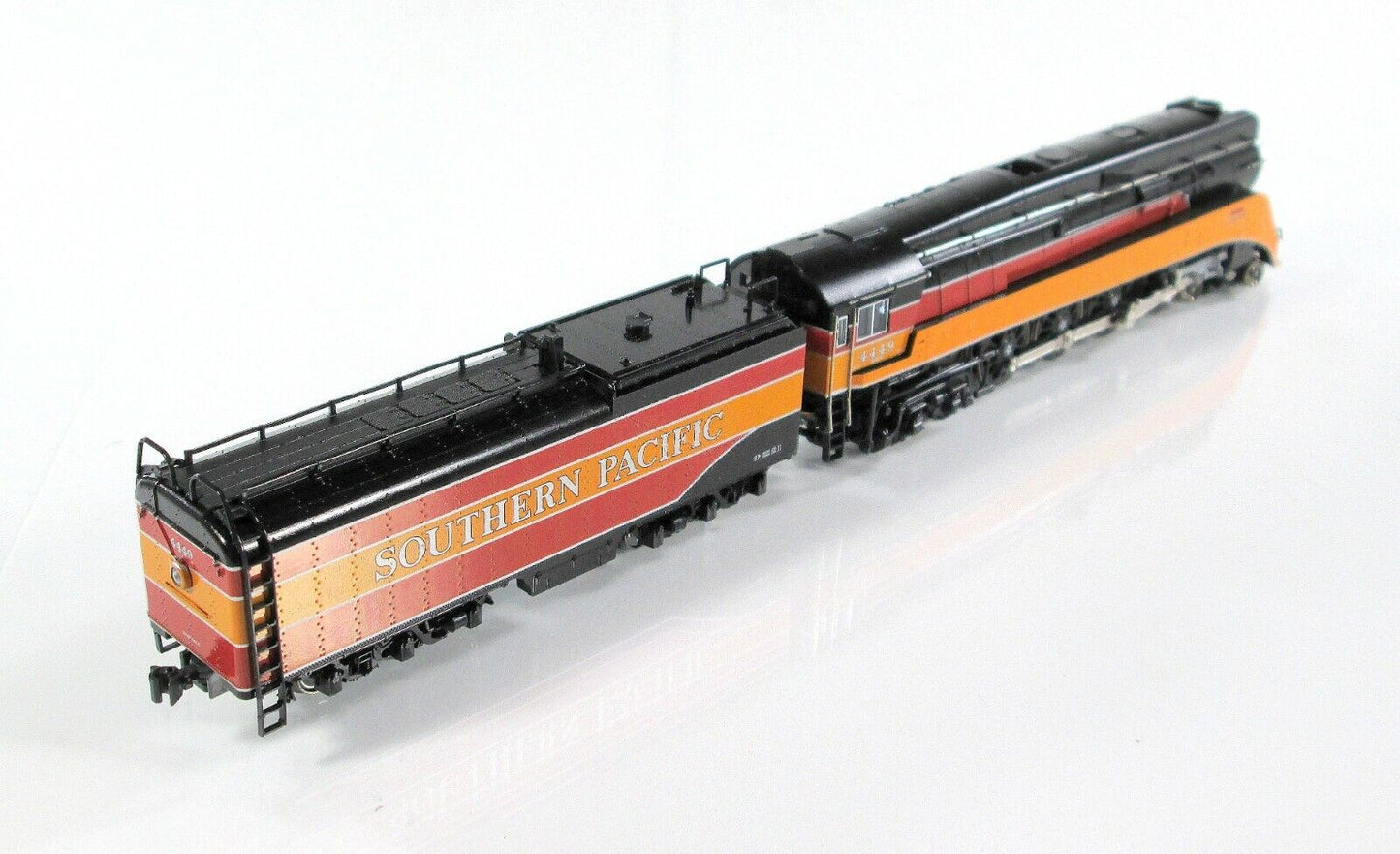 N Scale SOUTHERN PACIFIC DAYLIGHT 4-8-4 GS-4 Locomotive - Kato 126-0301, DCC Rdy