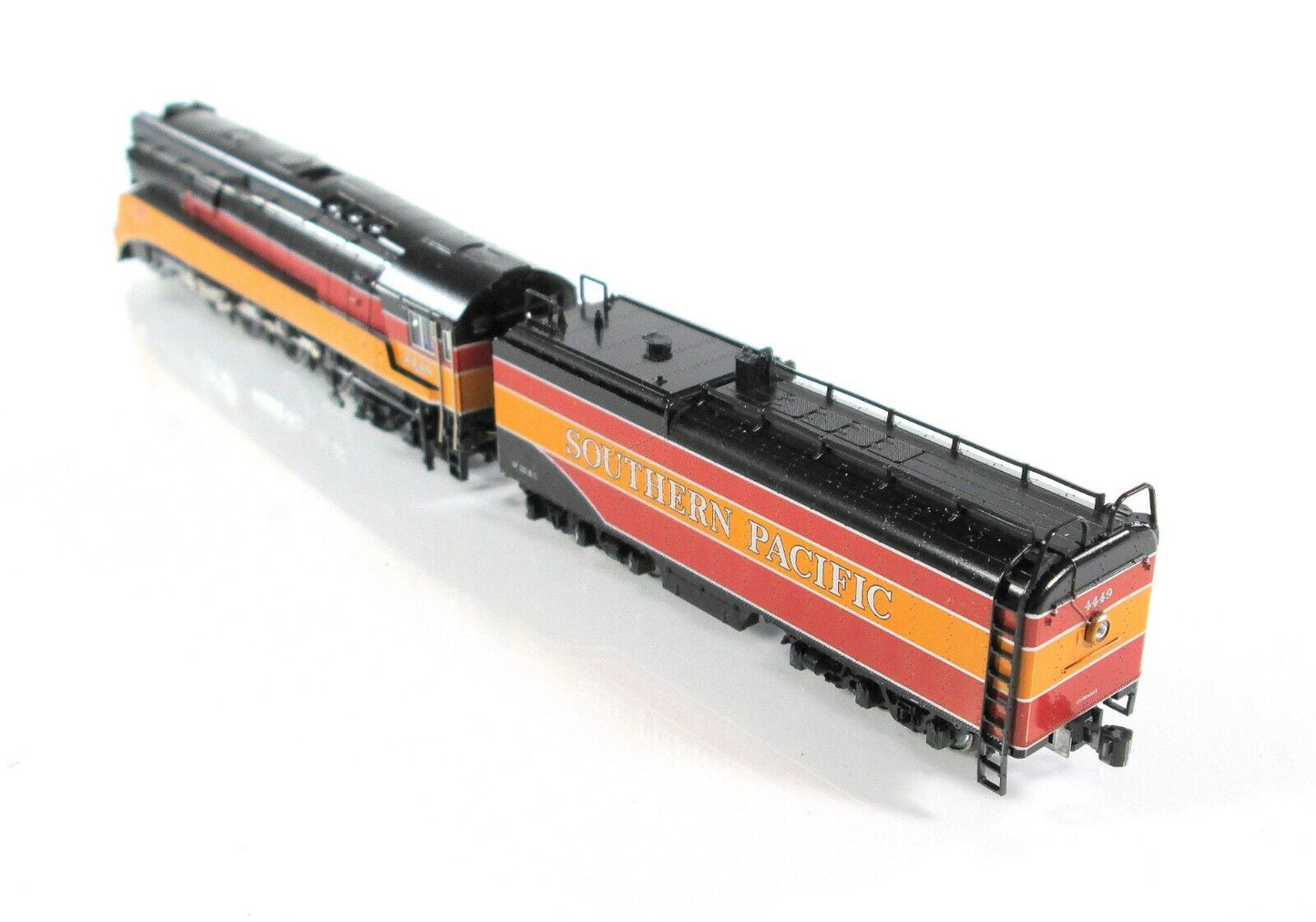 N Scale SOUTHERN PACIFIC DAYLIGHT 4-8-4 GS-4 Locomotive - Kato 126-0301, DCC Rdy