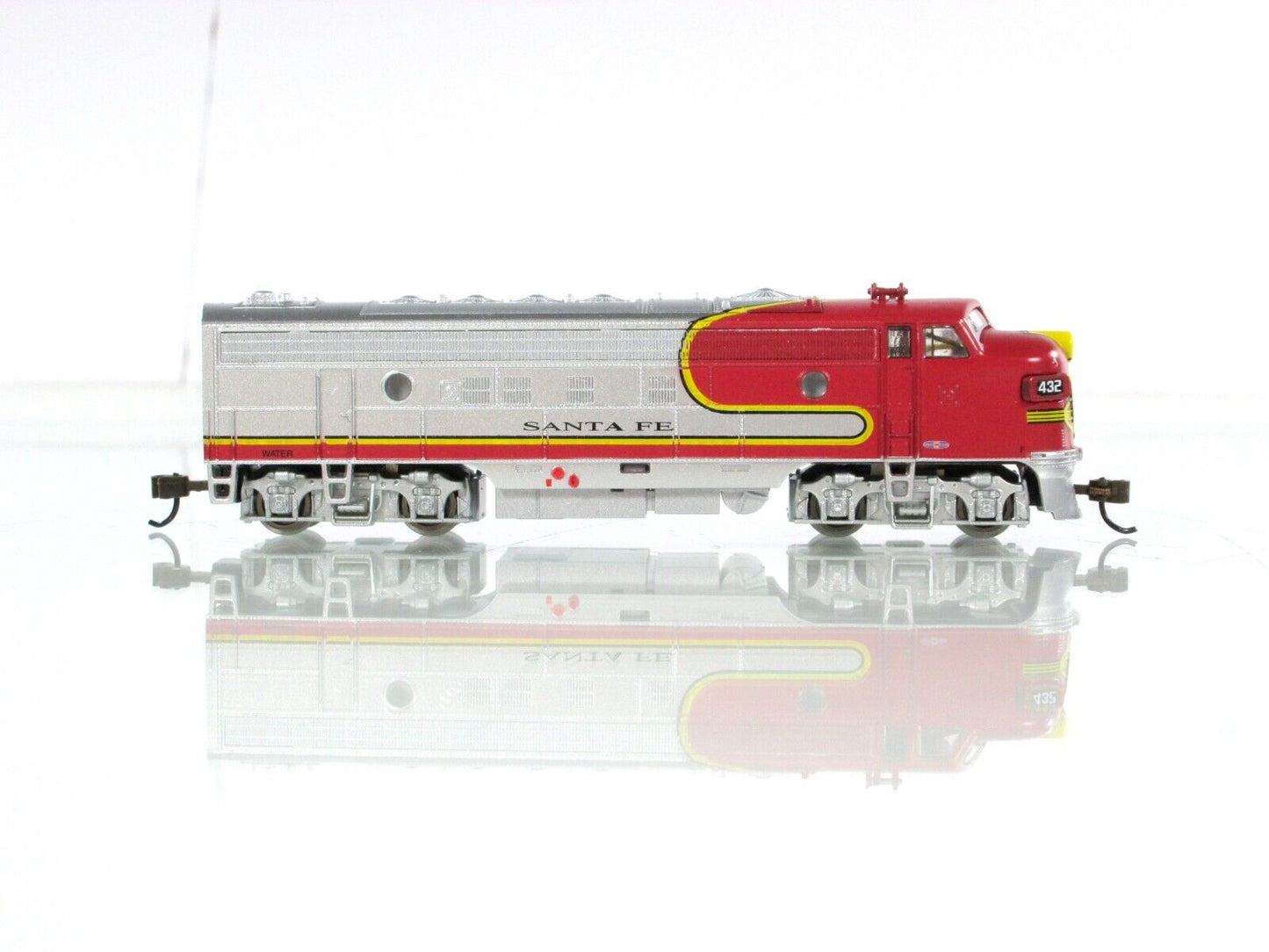 N Scale **SANTA FE** FP7 *Metal* Locomotive #432 - Model Power 87440, DCC Ready