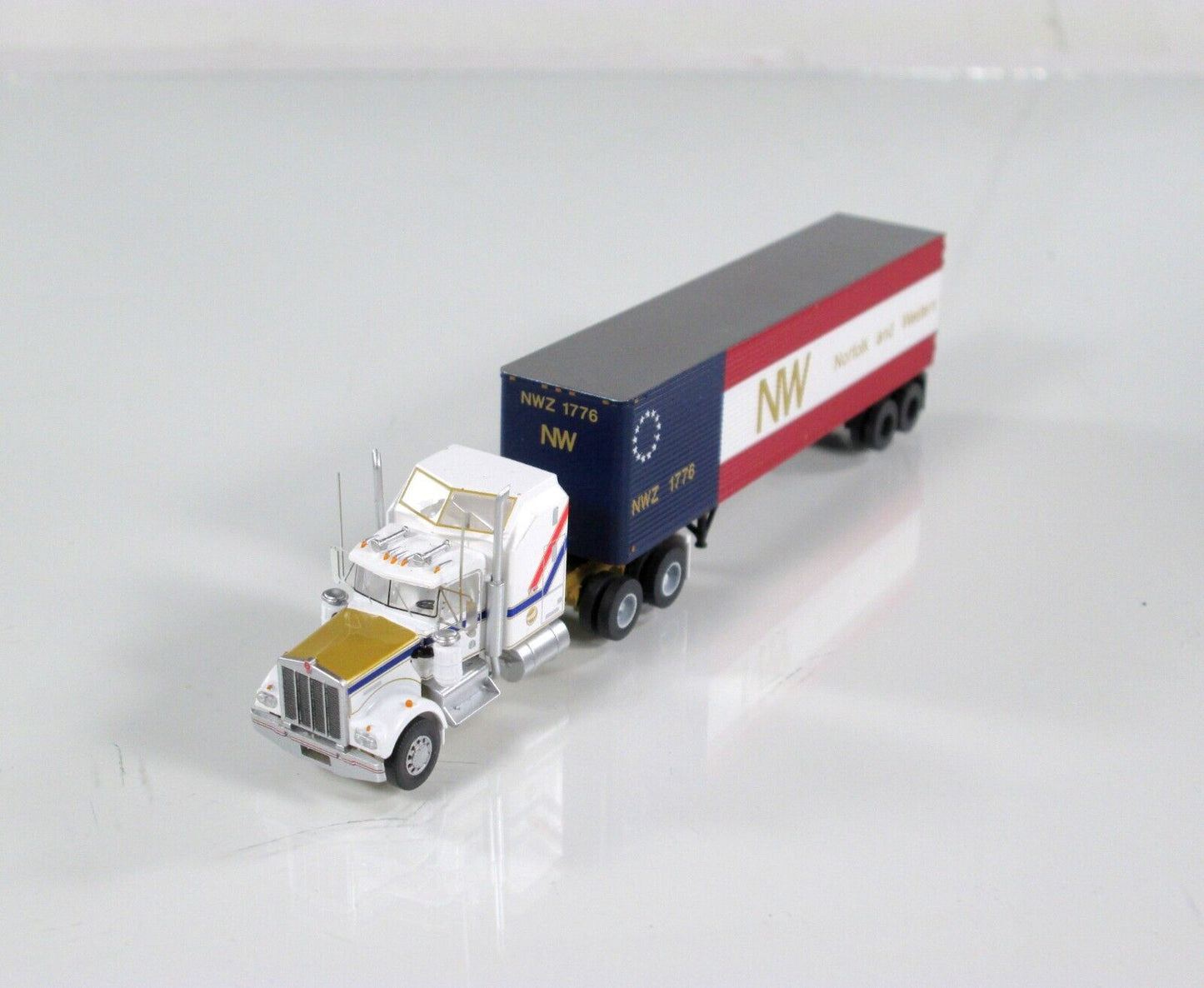 N Scale N&W BICENTENNIAL Kenworth W900 VIT 200 Tractor, Trailer -Trainworx 59027