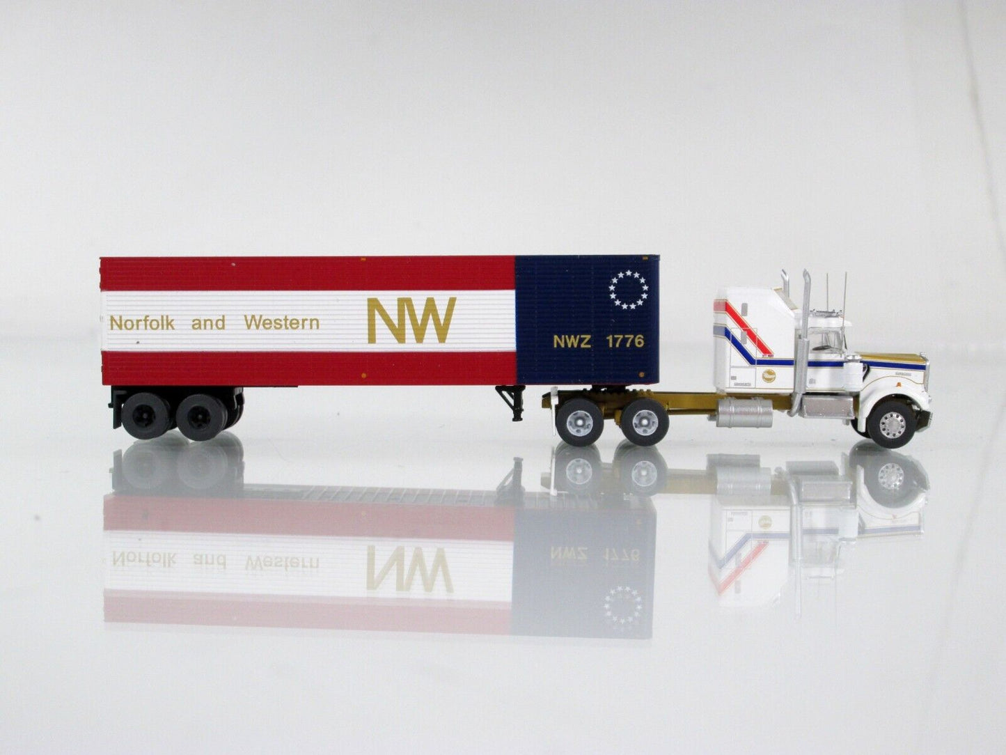 N Scale N&W BICENTENNIAL Kenworth W900 VIT 200 Tractor, Trailer, Trainworx 59027