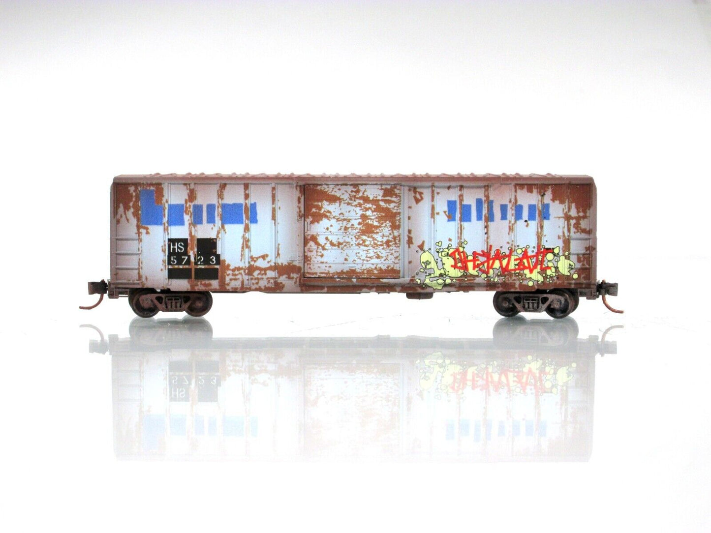 N Scale *ROCK ISLAND* Weathered Graffiti Box Car HS #5723 -Micro Trains 02552019
