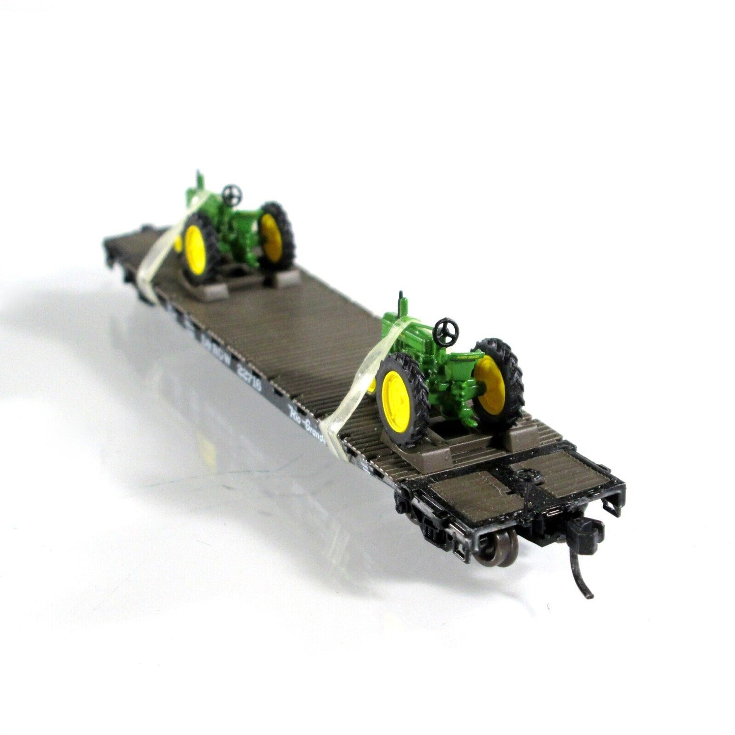 N Scale *JOHN DEERE* Tractors, Flat Car *RIO GRANDE* 22716 - Athearn 10435 *RARE
