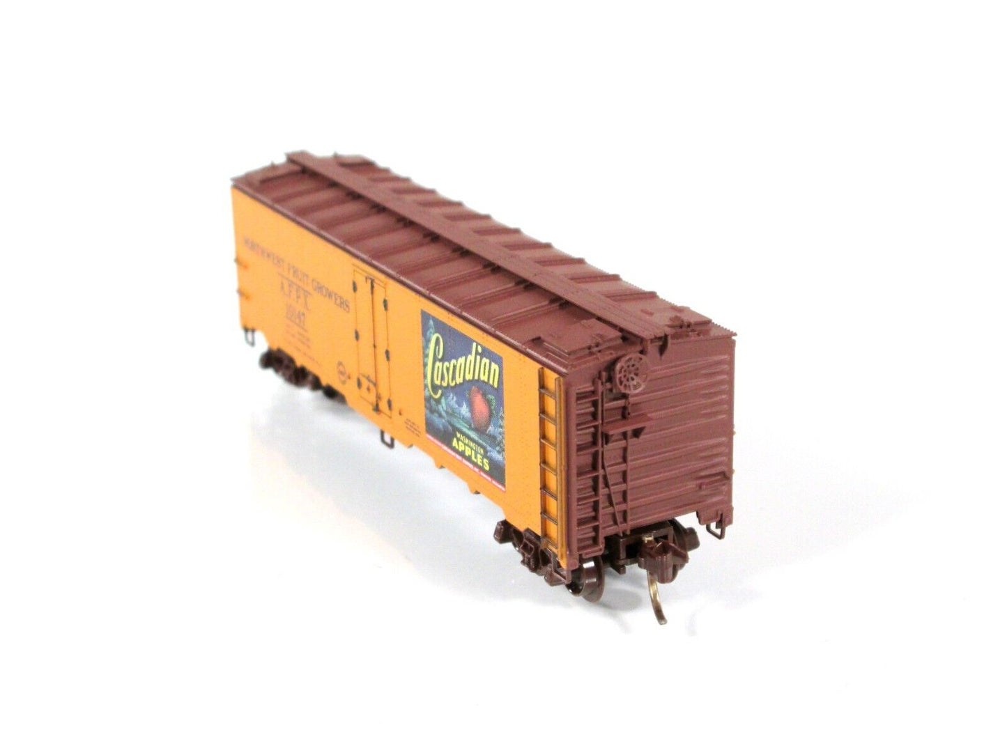 N Scale **CASCADIAN APPLES** Reefer #01, AFPX #10147 -Micro Trains, Lowell Smith