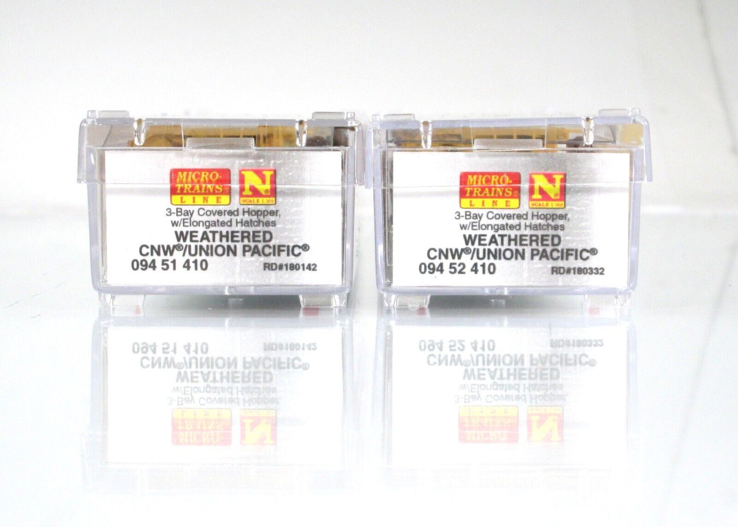 N Scale **CNW / UP** Weathered Covered Hopper 2-Pack Set - Micro Trains 09444410