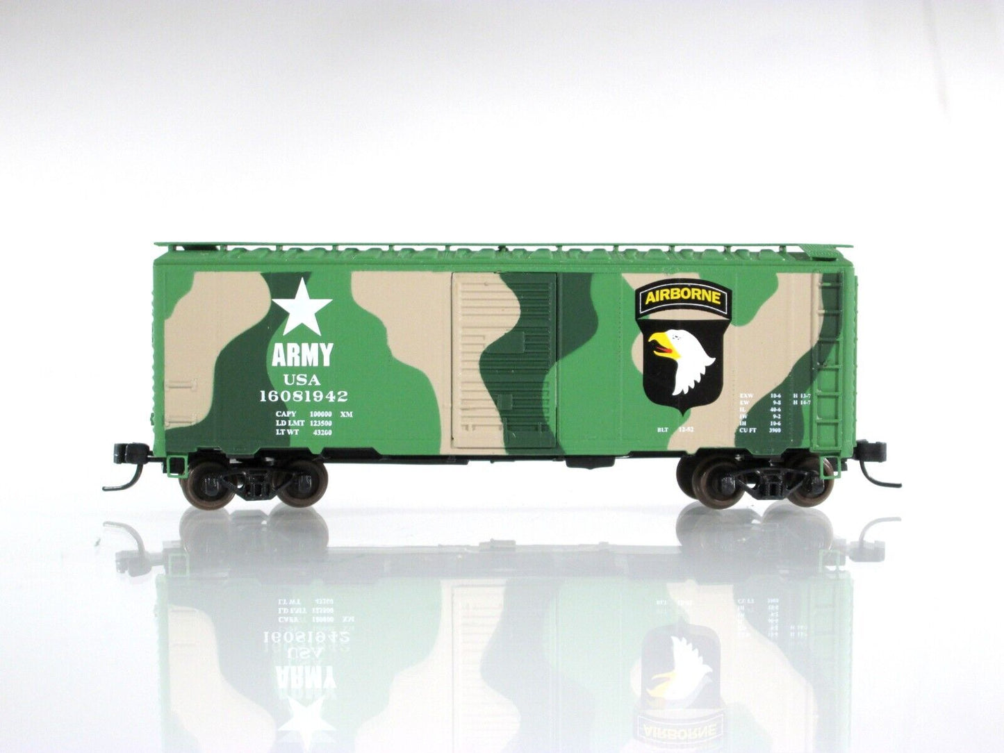 N Scale ***US ARMY 101st AIRBORNE*** 40' Box Car - USA 16081942 -- DELUXE 240111