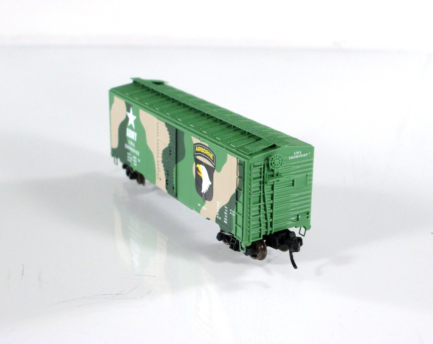 N Scale ***US ARMY 101st AIRBORNE*** 40' Box Car - USA 16081942 -- DELUXE 240111