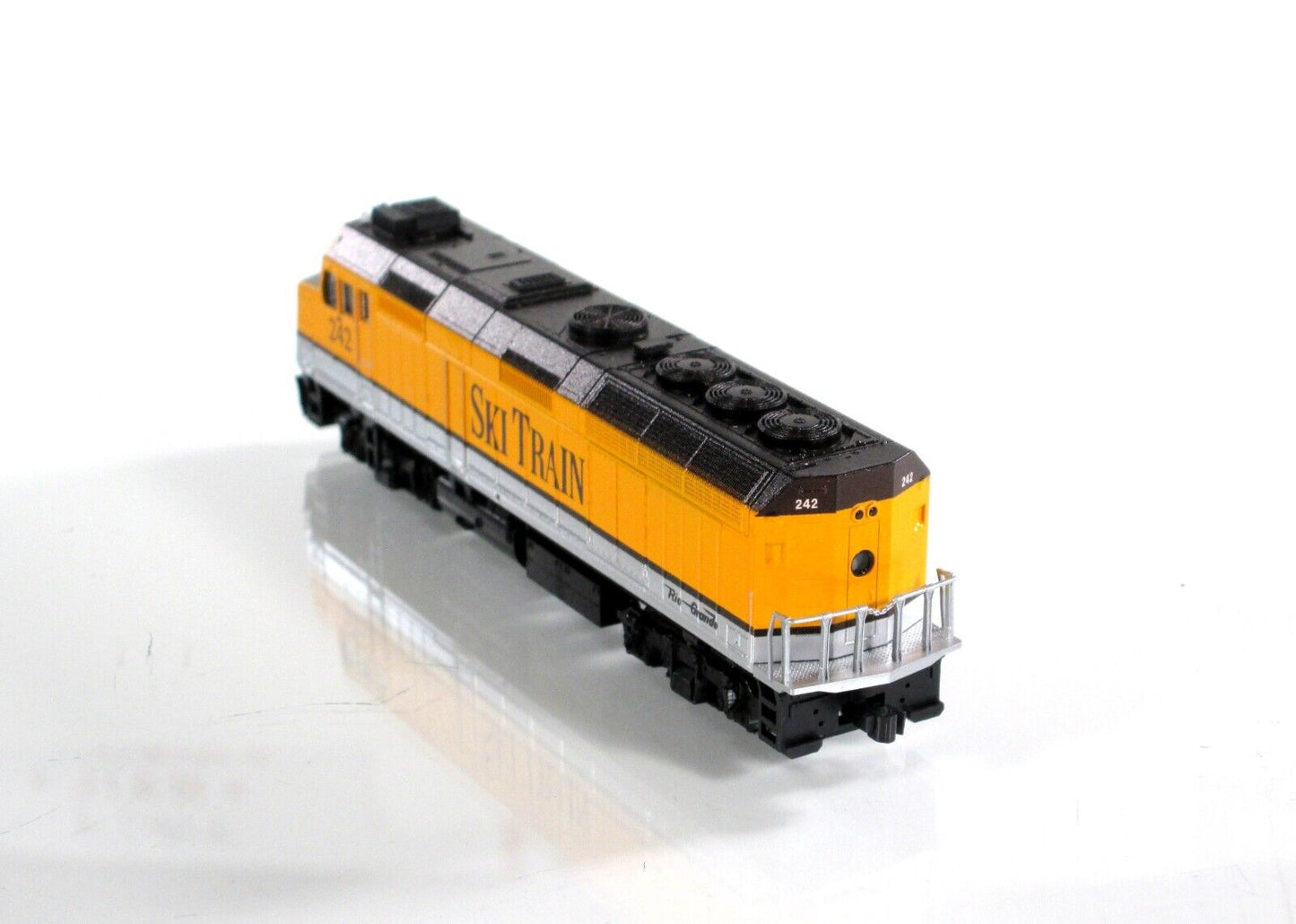 N Scale **RIO GRANDE SKI TRAIN** EMD F40PH #242 - Kato 176-9001-KB1 **DCC Ready