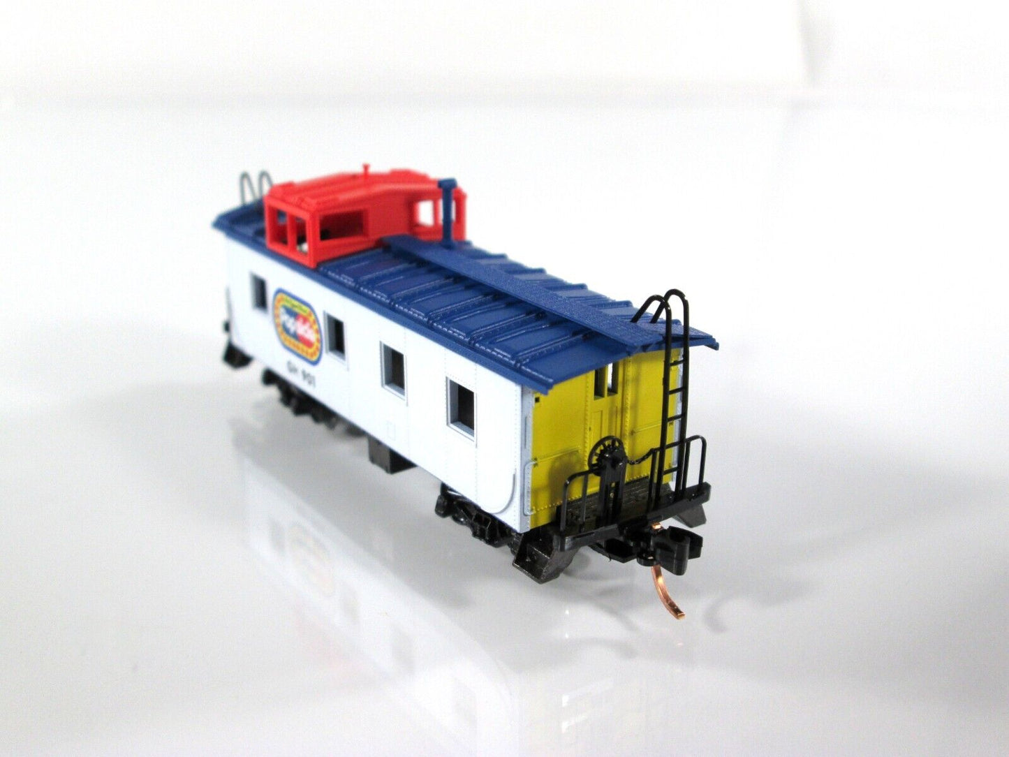 N Scale **POPSICLE** 36' Riveted Steel Cupola Caboose #901 - Micro Trains 100130