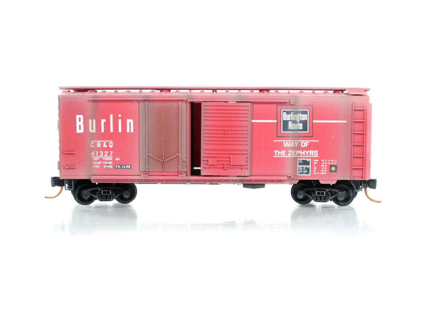 N Scale **BURLINGTON** Weathered 40' Box Car, CB&Q 41327 - Micro Trains 02244130
