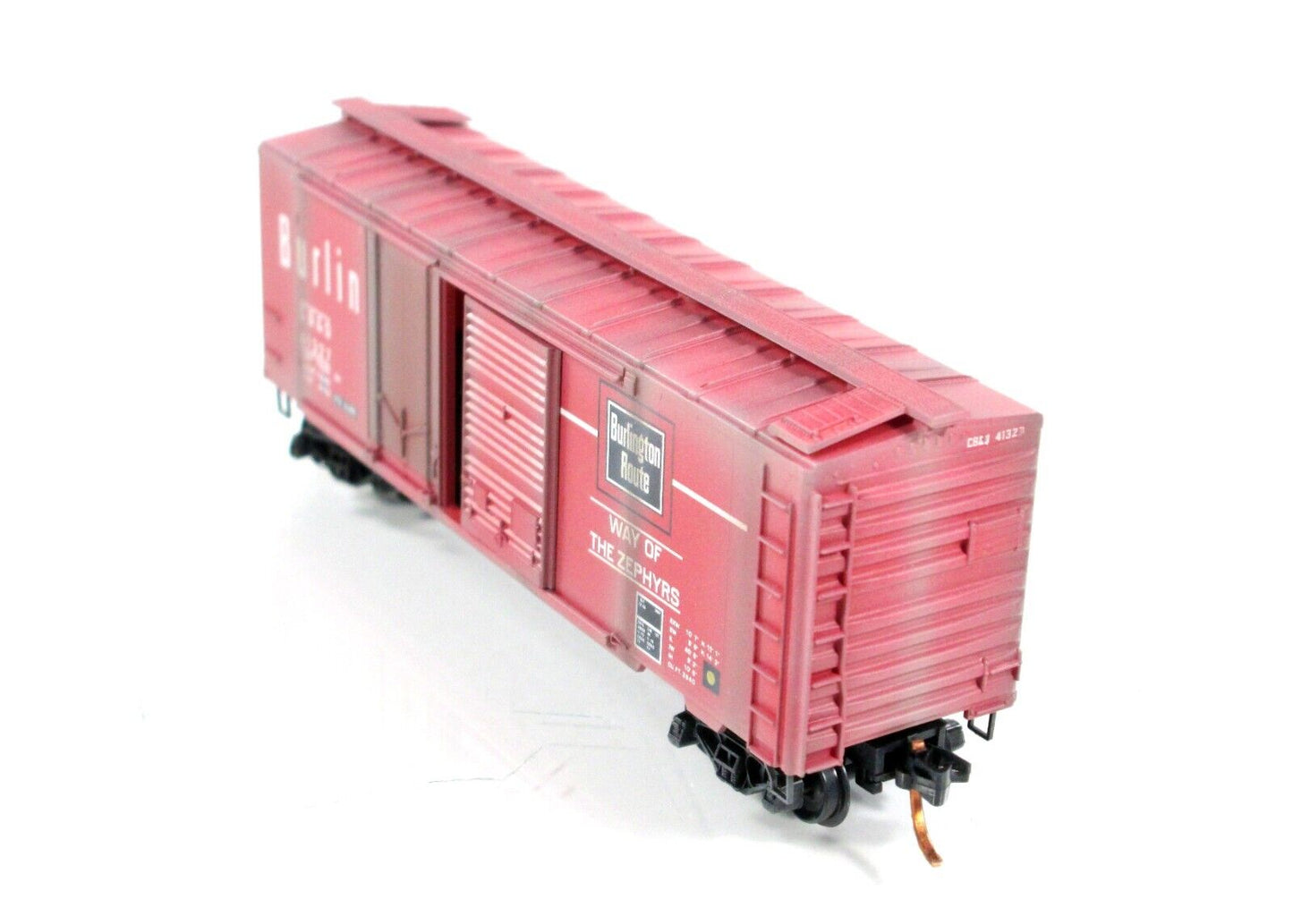 N Scale **BURLINGTON** Weathered 40' Box Car, CB&Q 41327 - Micro Trains 02244130