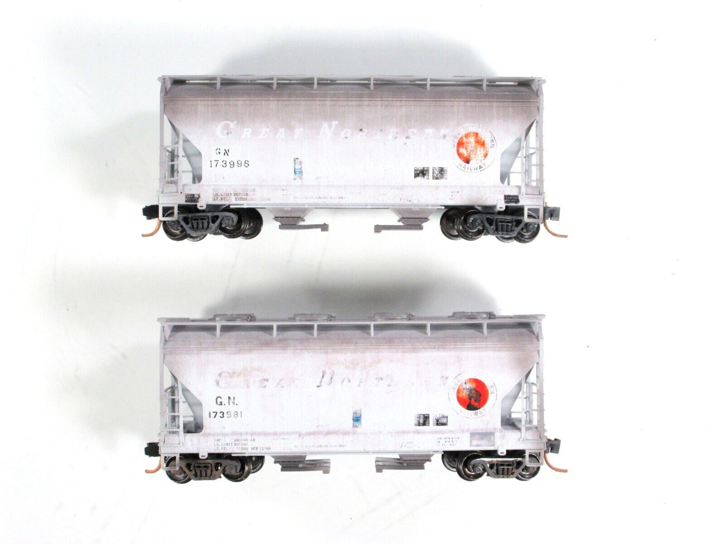N Scale **GREAT NORTHERN** Weathered Hopper 2-Pack -- Micro Trains 09244170