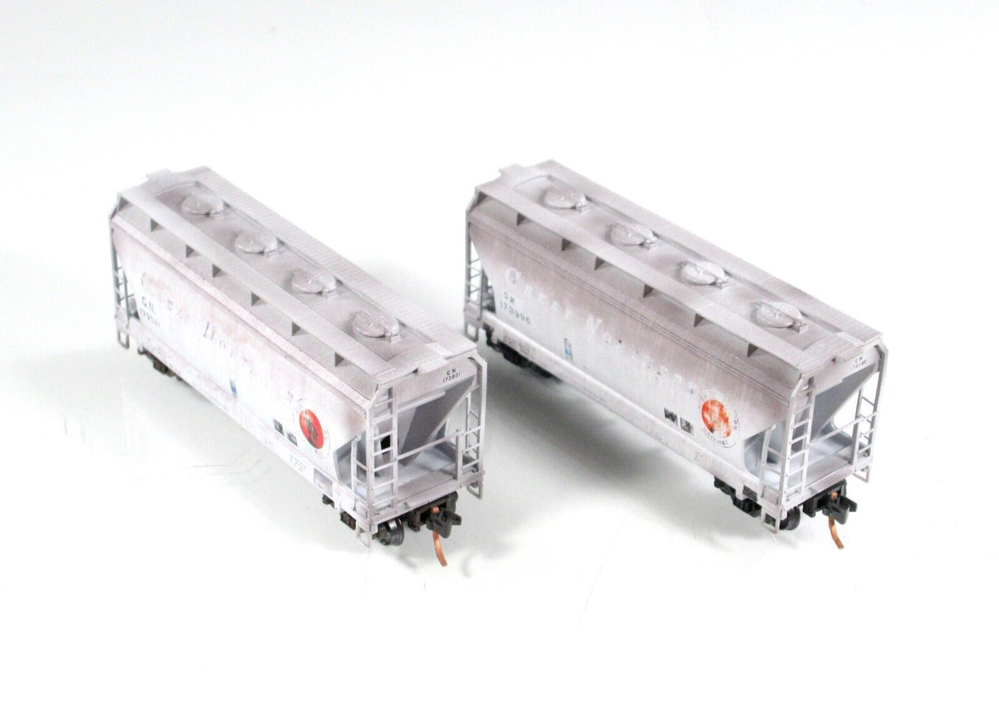 N Scale **GREAT NORTHERN** Weathered Hopper 2-Pack -- Micro Trains 09244170
