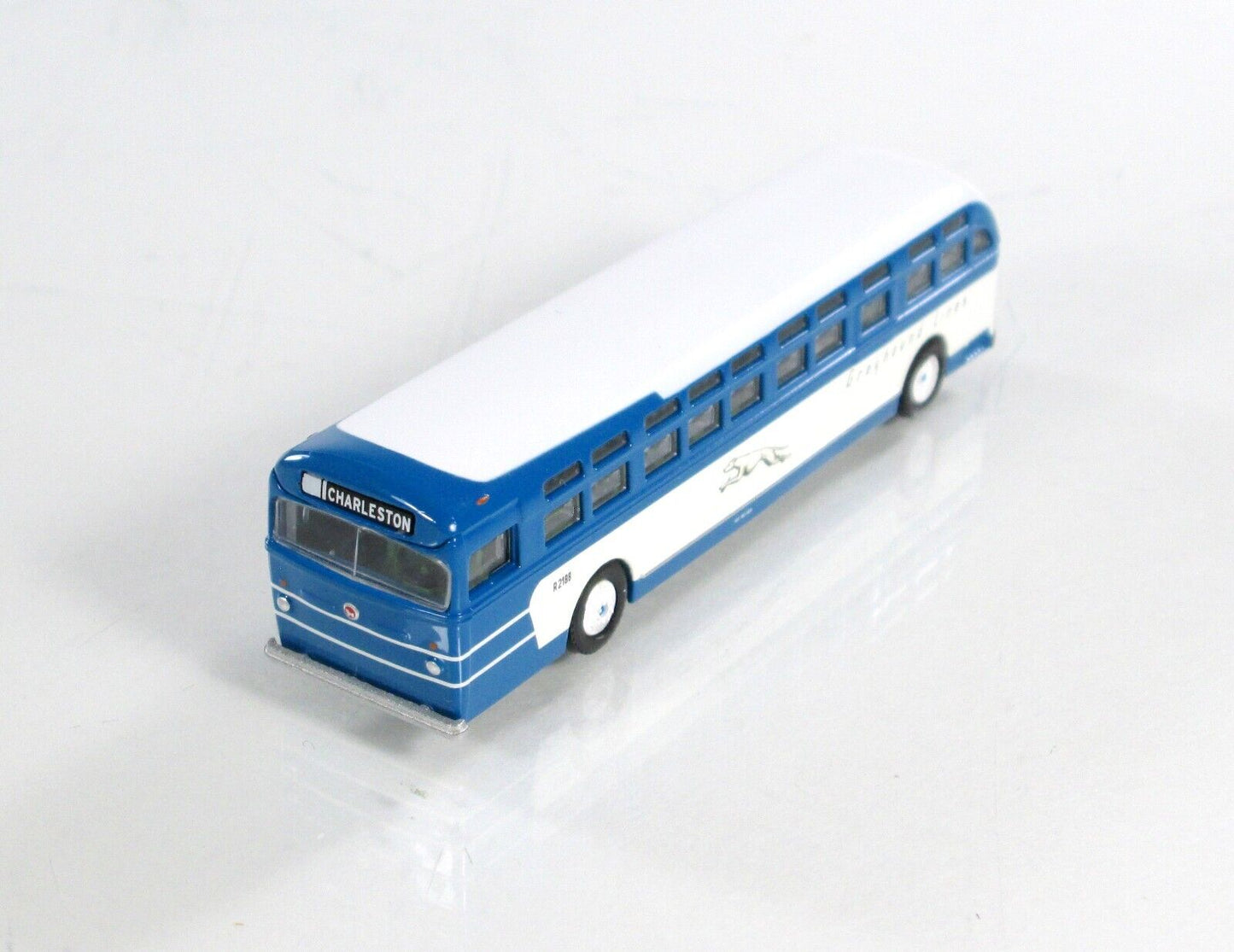 N Scale ***RICHMOND GREYHOUND LINES*** Motor Coach #R2188 - WHEELS of TIME 90711
