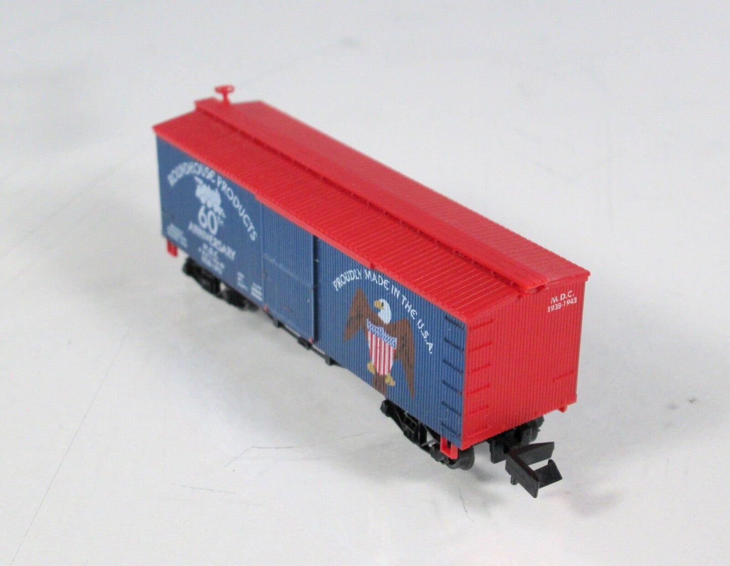 N Scale **PRIDE in AMERICA** 60th Anniv. Old Timer 36' Box Car --Roundhouse 8918