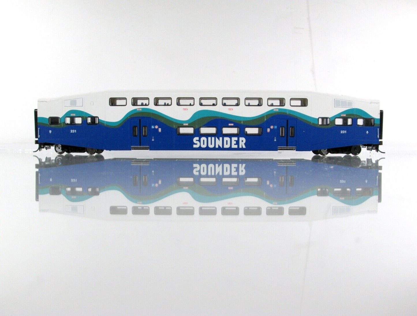 HO Scale SEATTLE SOUNDER Bombardier Passenger Commuter Coach #231,  Athearn 2563