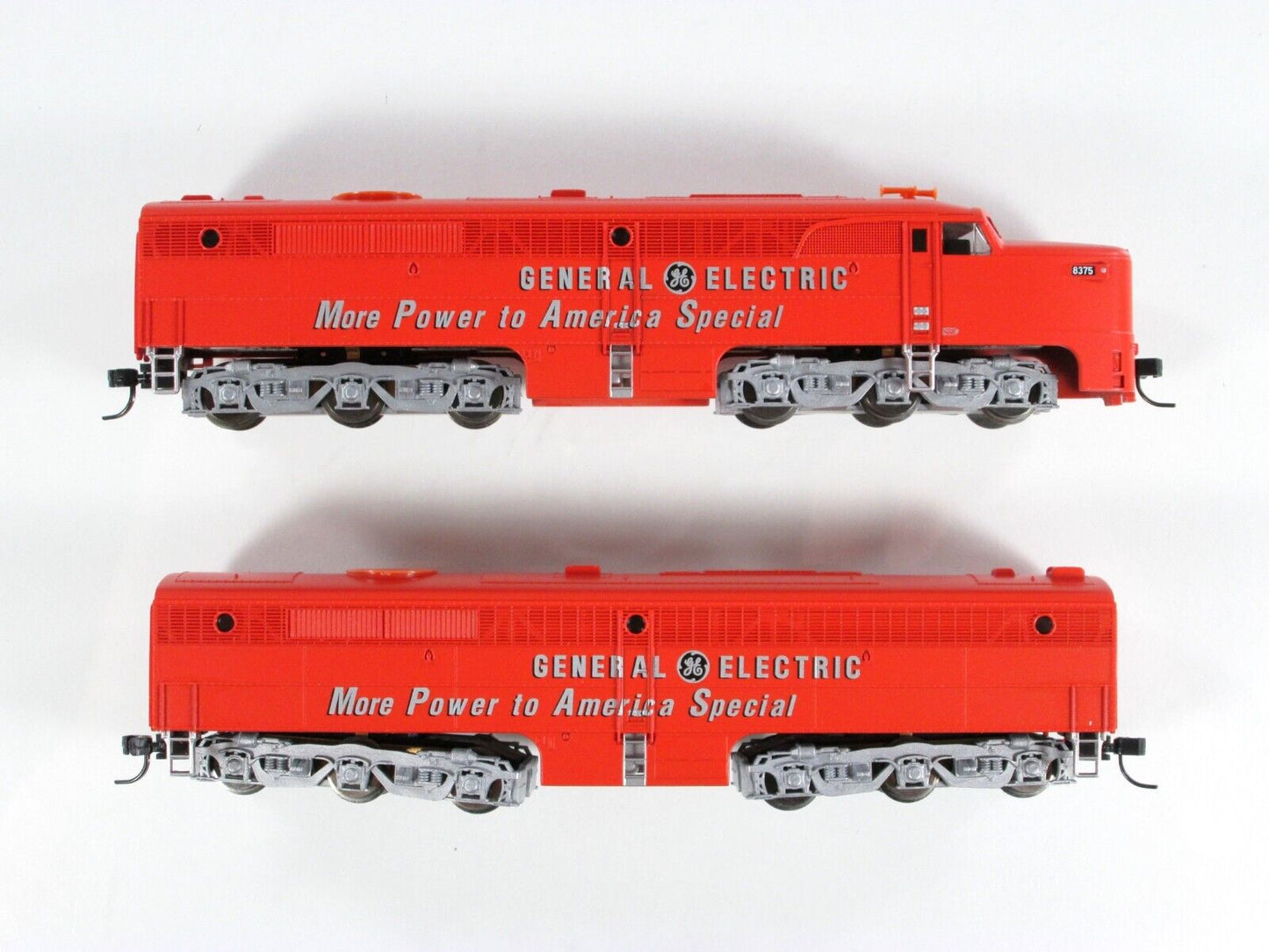 N Scale ***GE DEMONSTRATOR*** PA/PB Locomotive Pair #8375, 8375B -Life-Like 7584