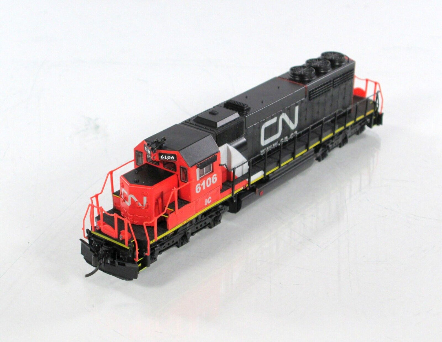 N Scale ***CANADIAN NATIONAL*** EMD SD40-2 - Broadway 3707, DCC Paragon Sound