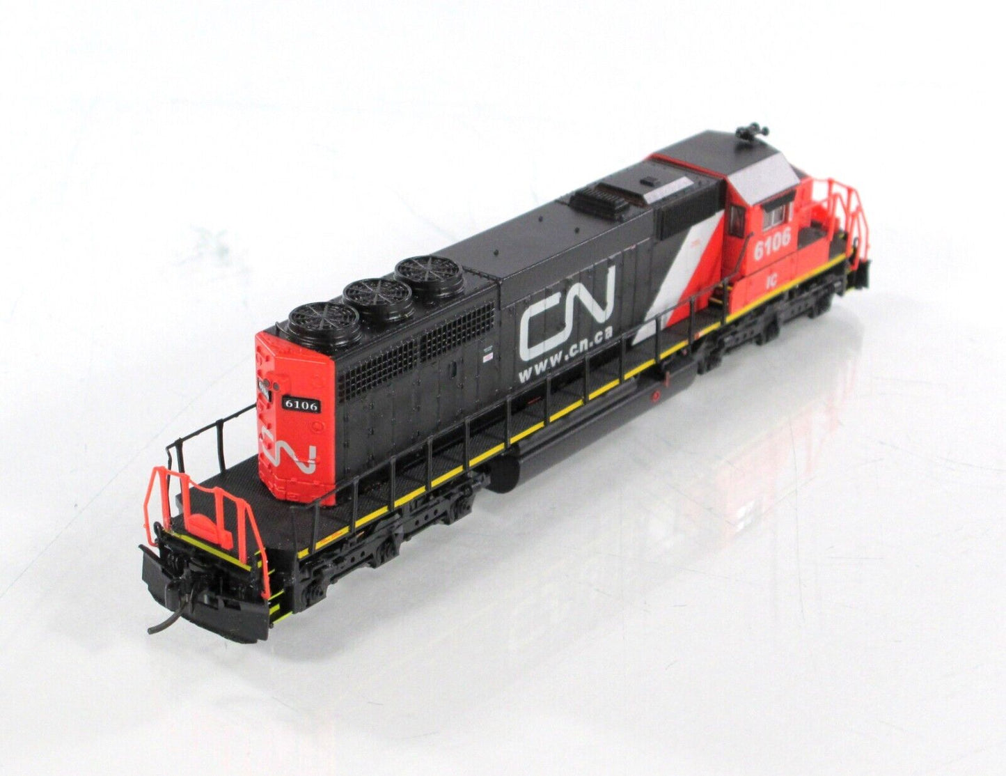 N Scale ***CANADIAN NATIONAL*** EMD SD40-2 - Broadway 3707, DCC Paragon Sound