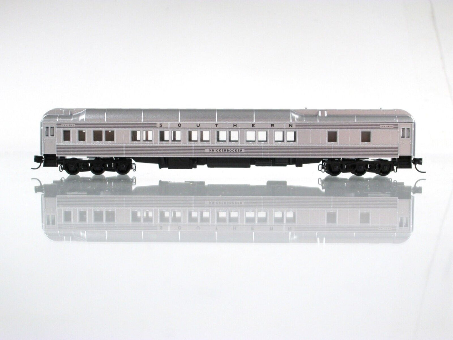 N Scale SOUTHERN **KNICKERBOCKER** Sleeper - Micro Trains 14200335 **VERY RARE**