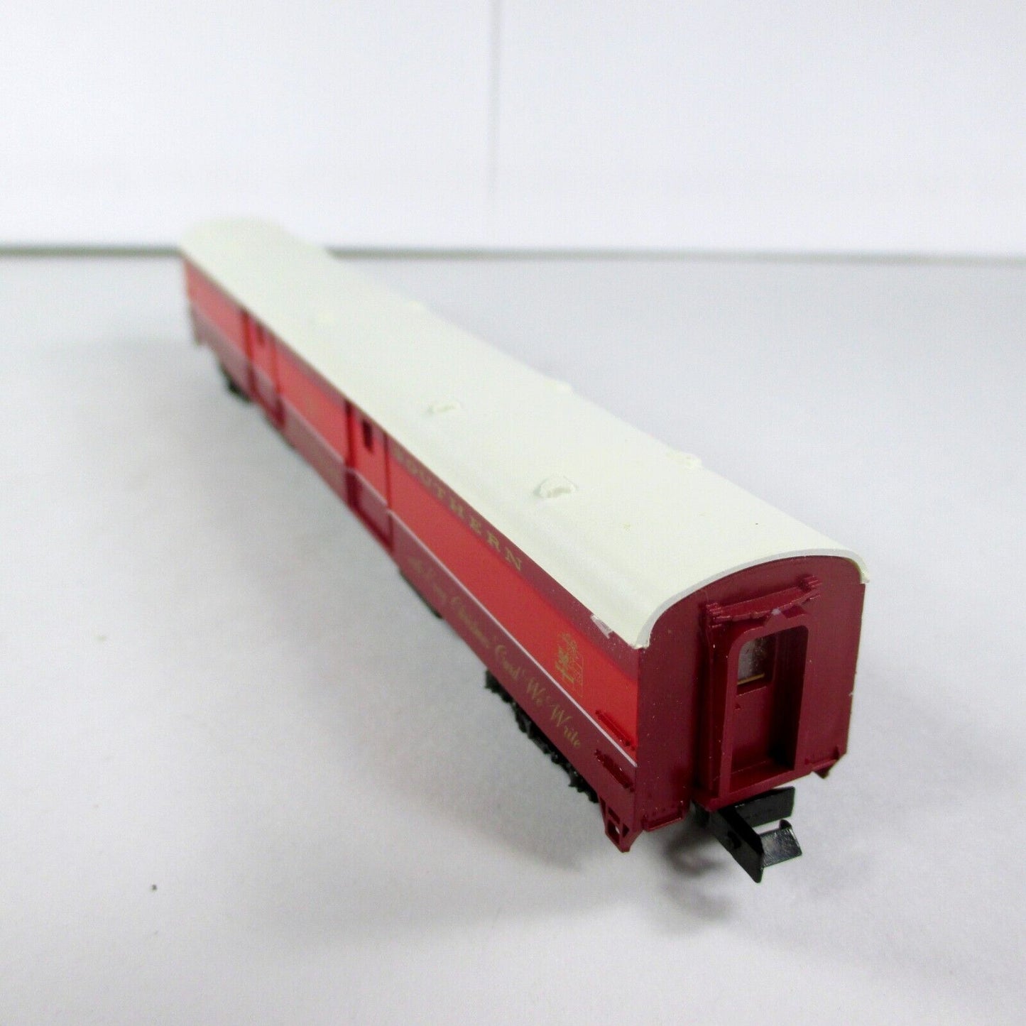N Scale **NORTH POLE & SOUTHERN** Christmas 1997 Baggage/Mail Car -- Con-Cor 97N