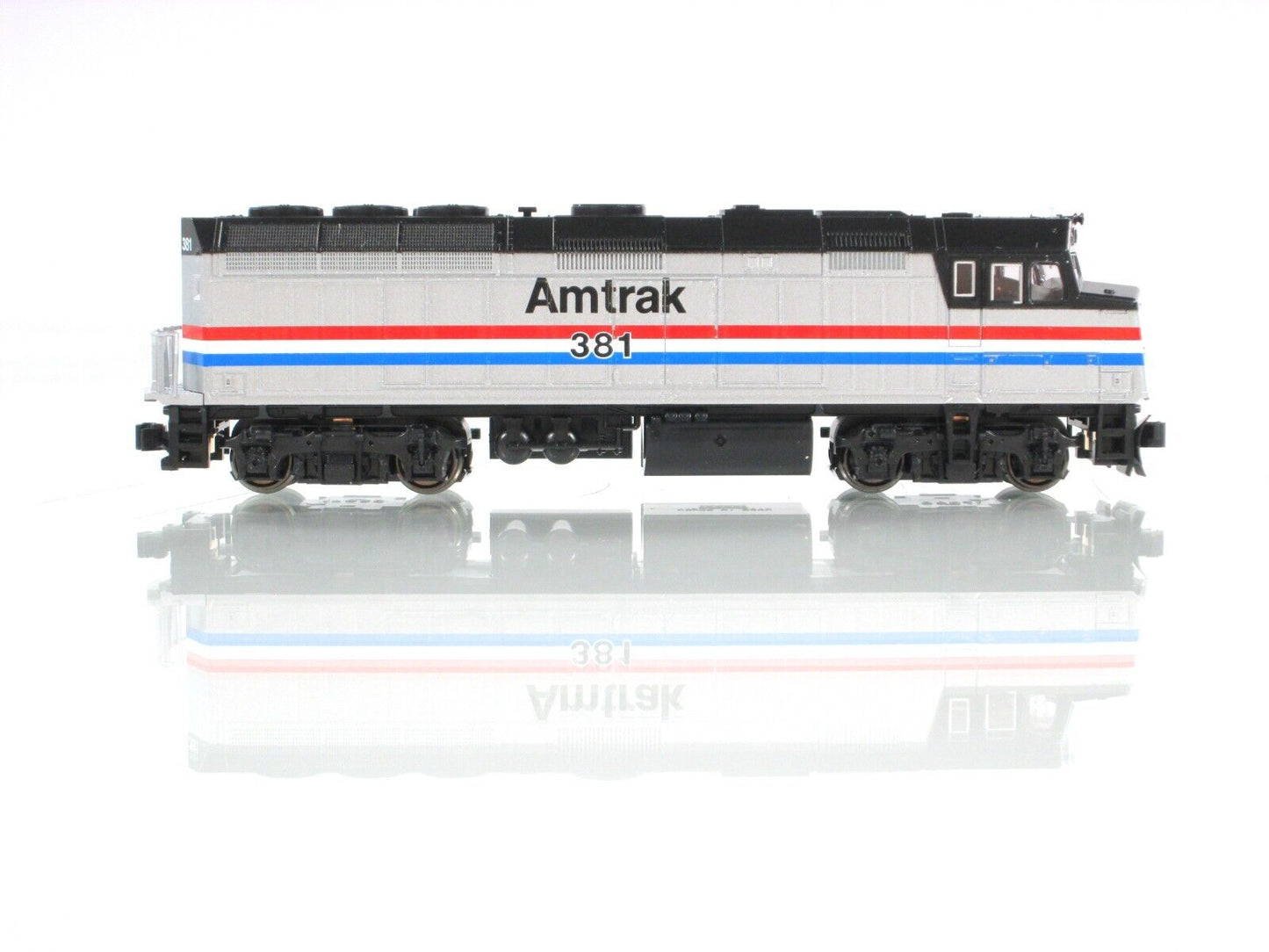N Scale ***AMTRAK*** Phase III EMD F40PH Locomotive #381 -- Kato 176-6107 w/ DCC