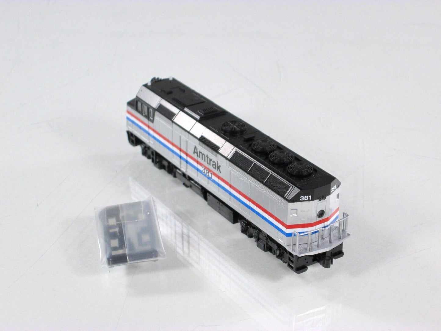 N Scale ***AMTRAK*** Phase III EMD F40PH Locomotive #381 -- Kato 176-6107 w/ DCC