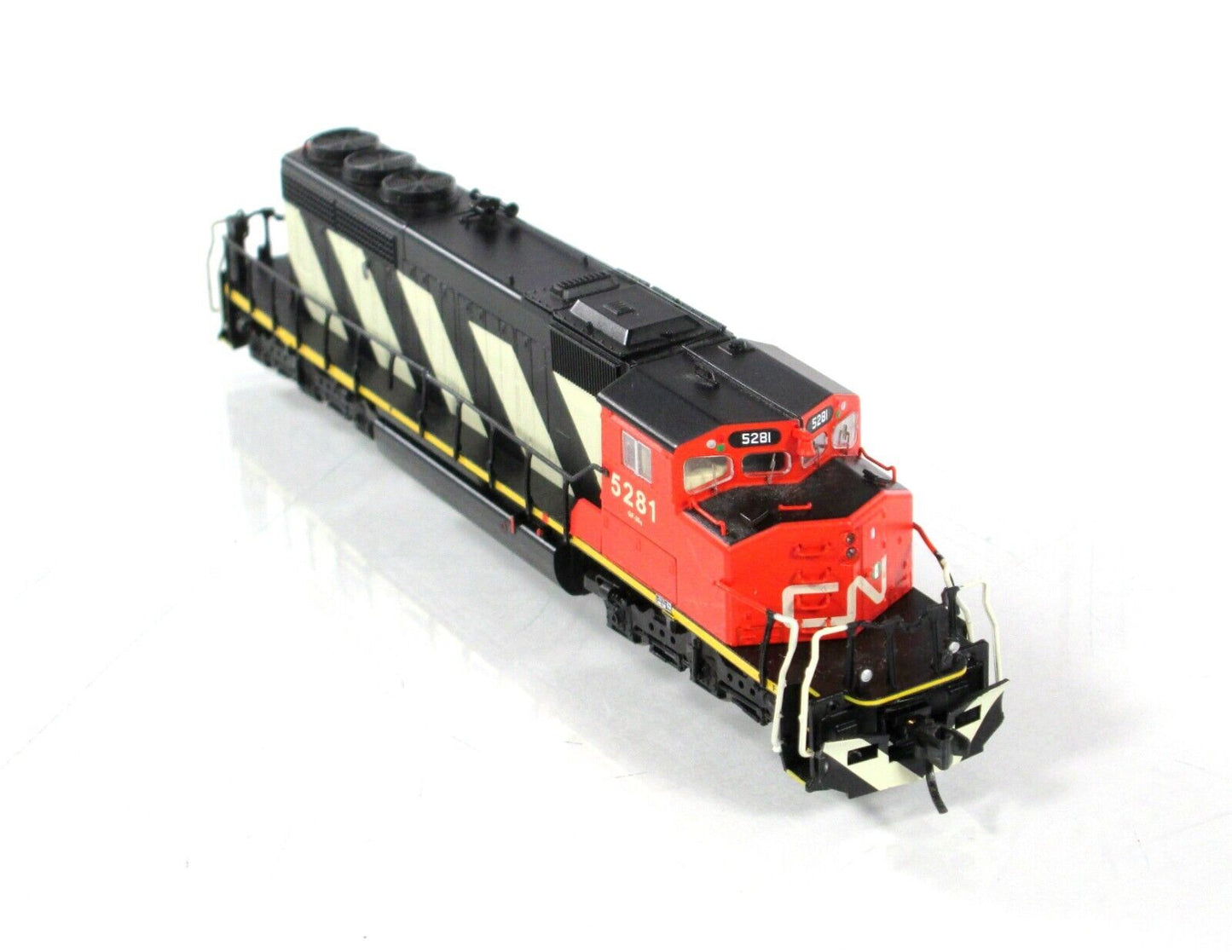 N Scale **CANADIAN NATIONAL** GM SD40-2W #5281 - Intermountain 69306-02, DCC Rdy