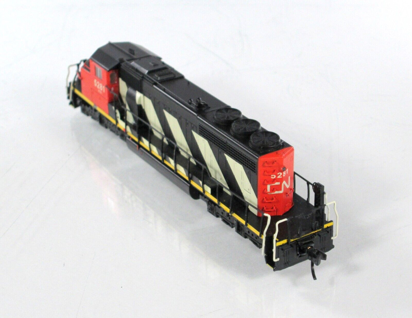 N Scale **CANADIAN NATIONAL** GM SD40-2W #5281 - Intermountain 69306-02, DCC Rdy