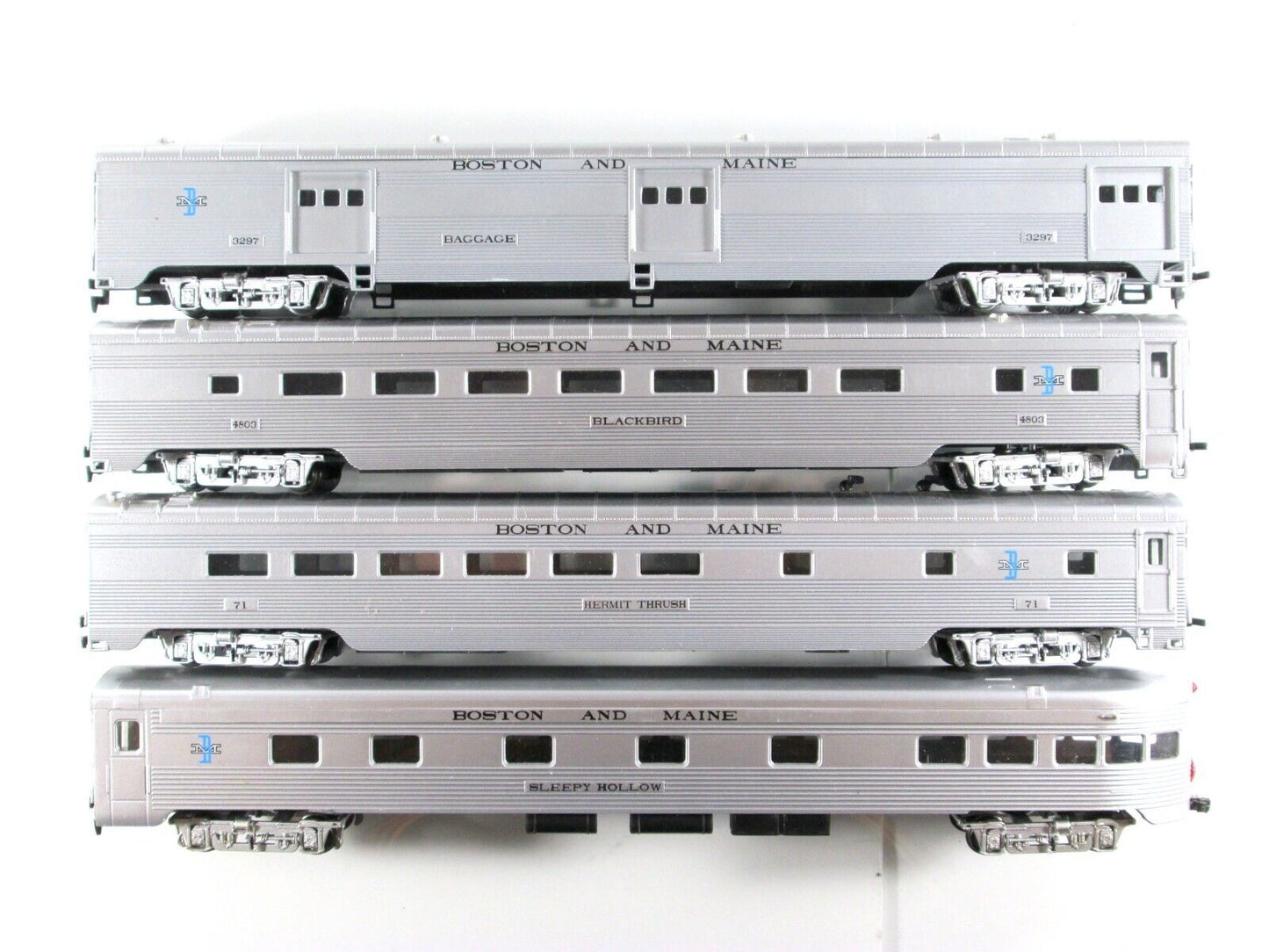 HO Scale BOSTON & MAINE Lightweight Passenger Car 8-Pack Set - IHC 47798