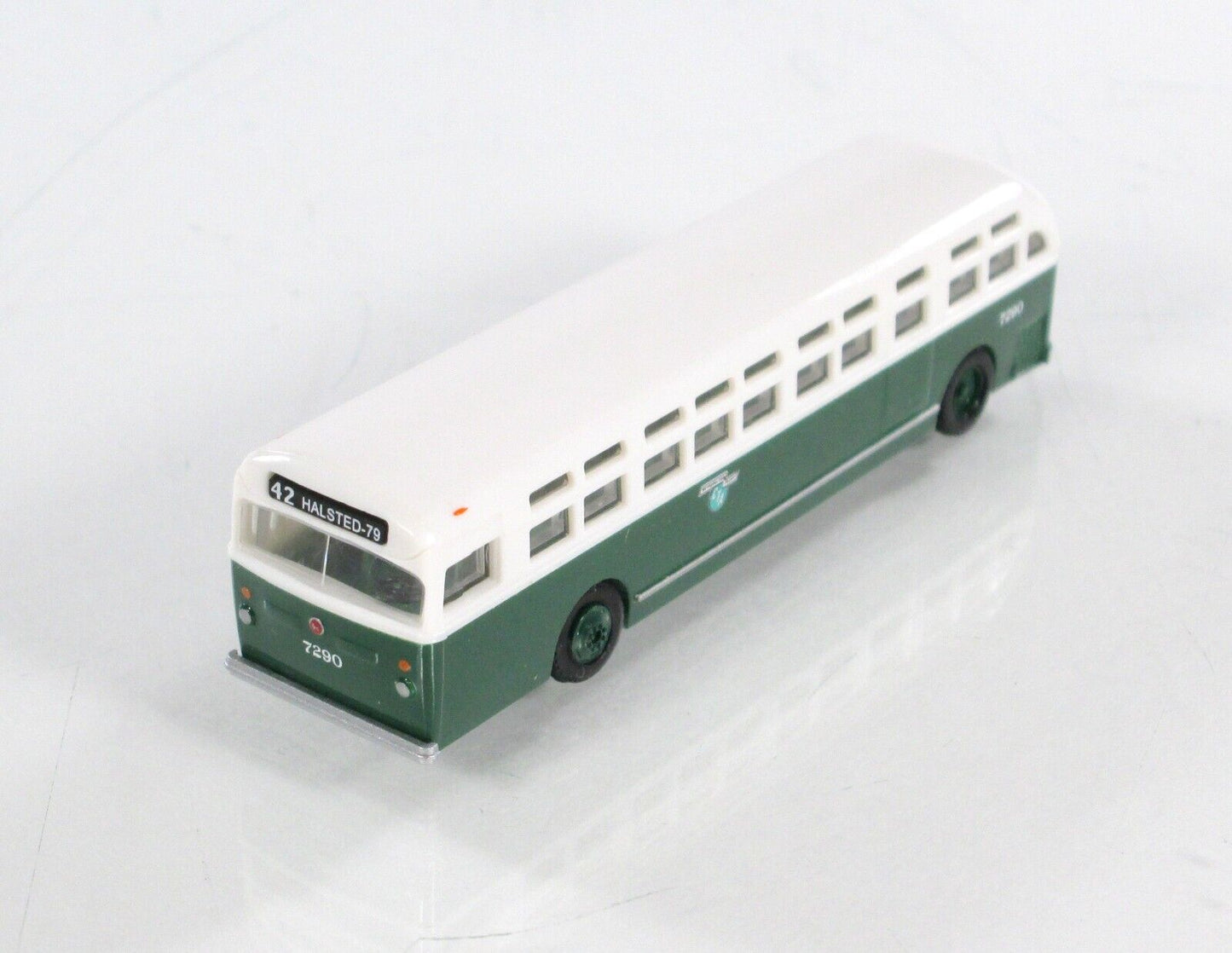 N Scale ***CHICAGO TRANSIT AUTHORITY*** Motor Coach #7290 - WHEELS of TIME 90151