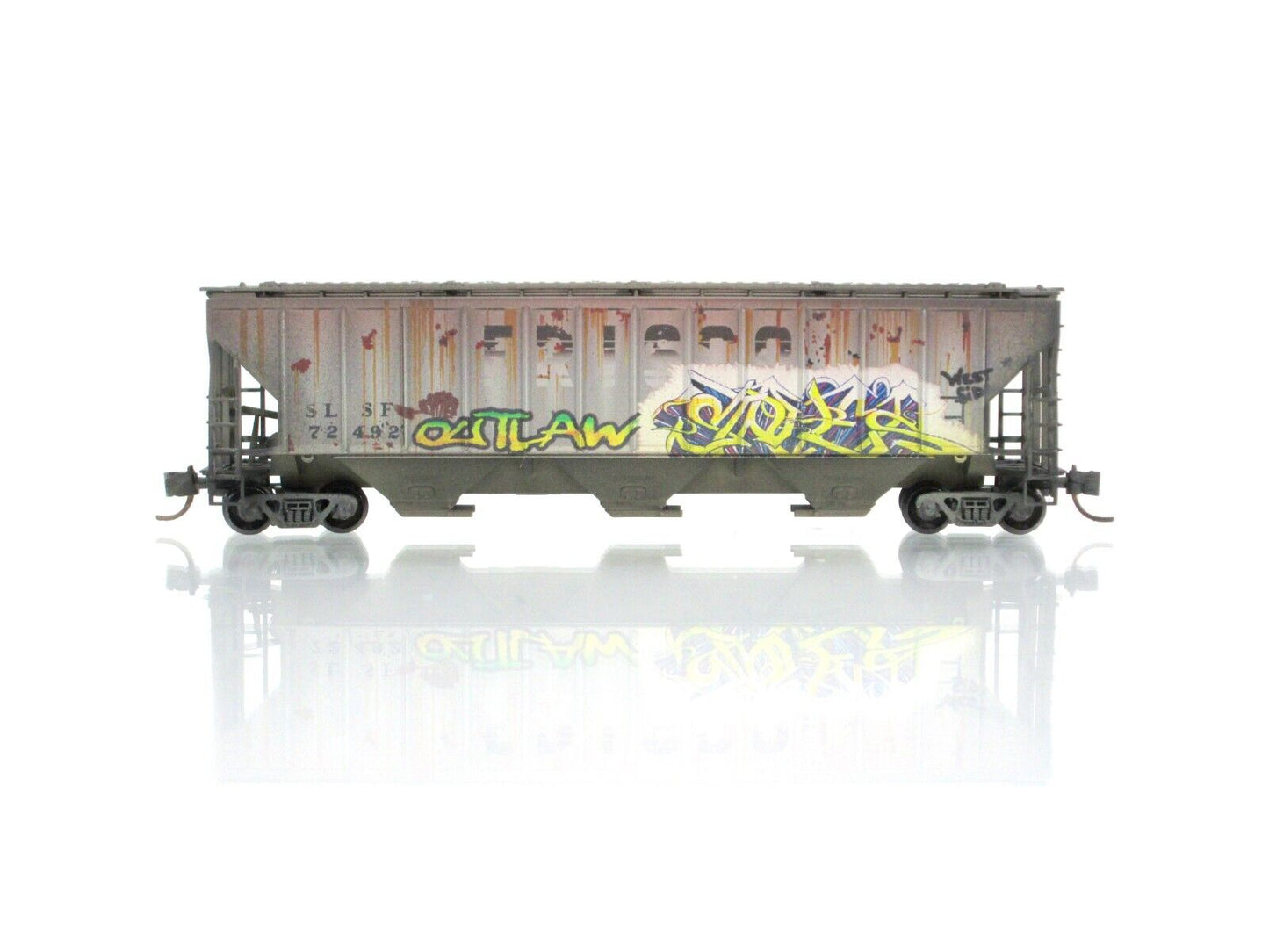 N Scale ***FRISCO*** Weathered & Graffiti Hopper #72492 -  Micro Trains 09644110