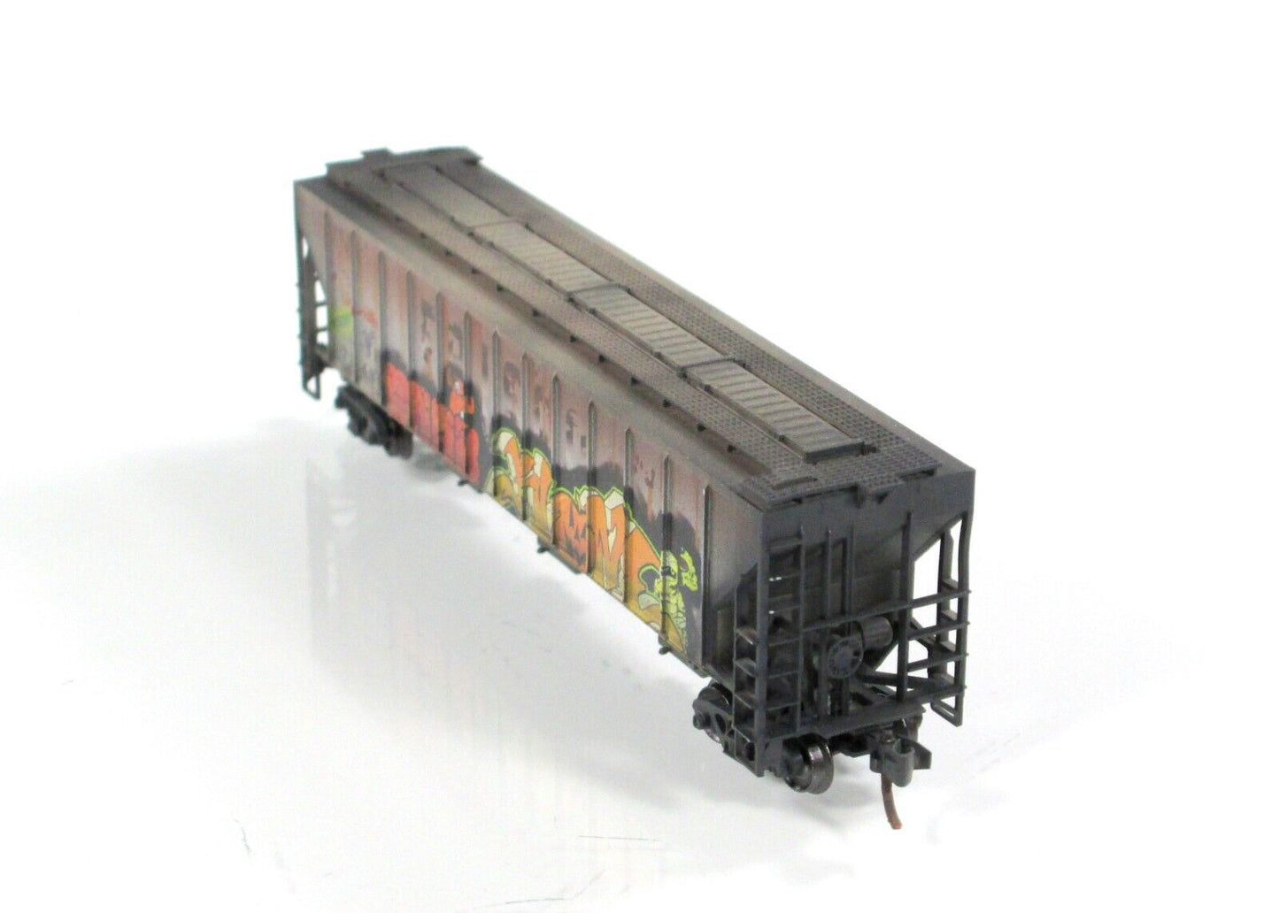 N Scale ***FRISCO*** Weathered & Graffiti Hopper #72492 -  Micro Trains 09644110