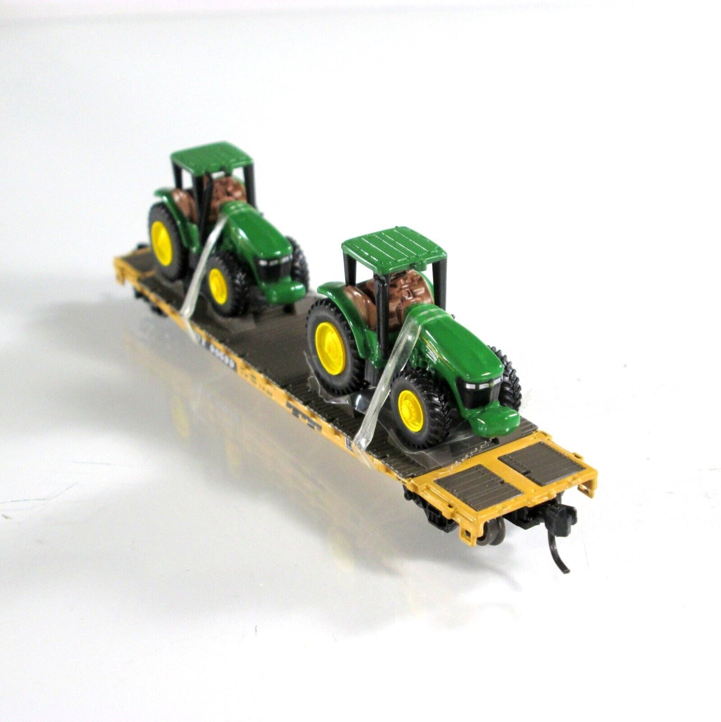 N Scale *JOHN DEERE* Tractors, TRAILER TRAIN Flat Car, TTX 90599 - Athearn 10446