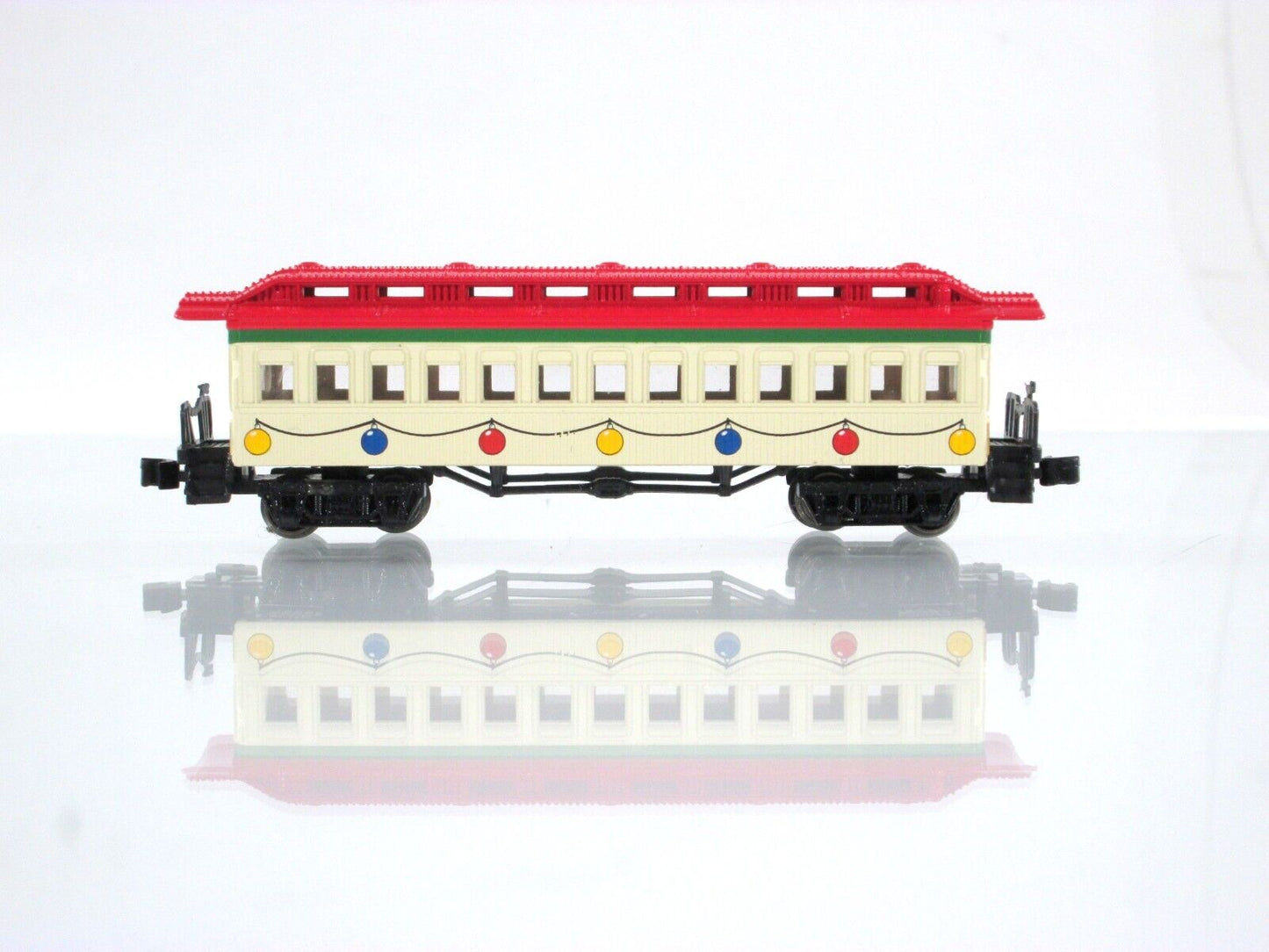N Scale ***SPIRIT of CHRISTMAS*** Overland Passenger Coach Car - Bachmann 24017