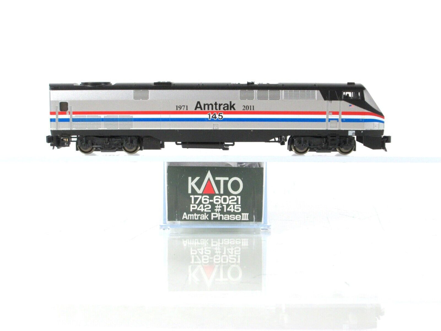 N Scale ***AMTRAK*** Phase III P42 Locomotive #145 ------ Kato 176-6021, DCC Rdy