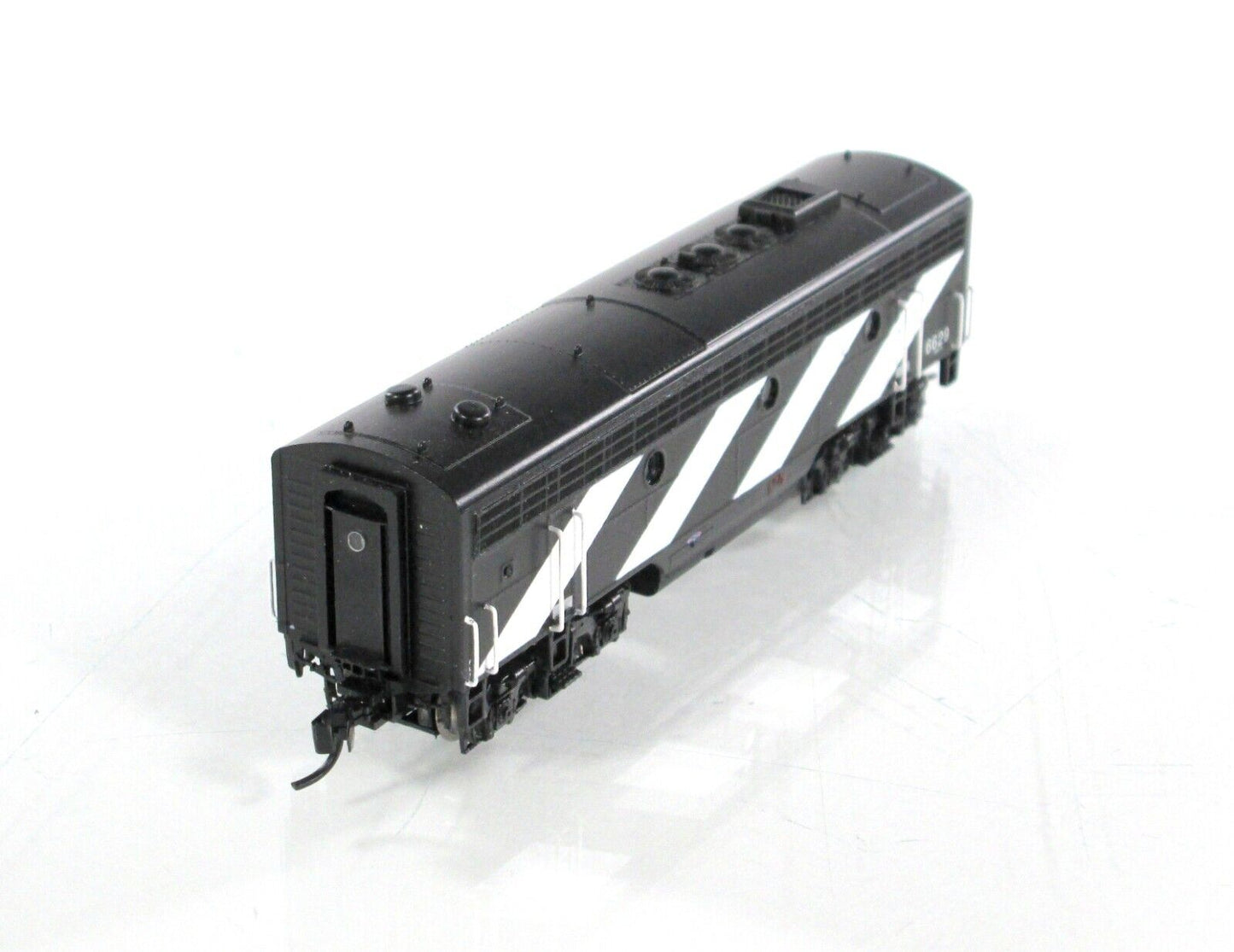N Scale ***CANADIAN NATIONAL*** EMD F9B #6629 -- Intermountain 69788-03, DCC Rdy