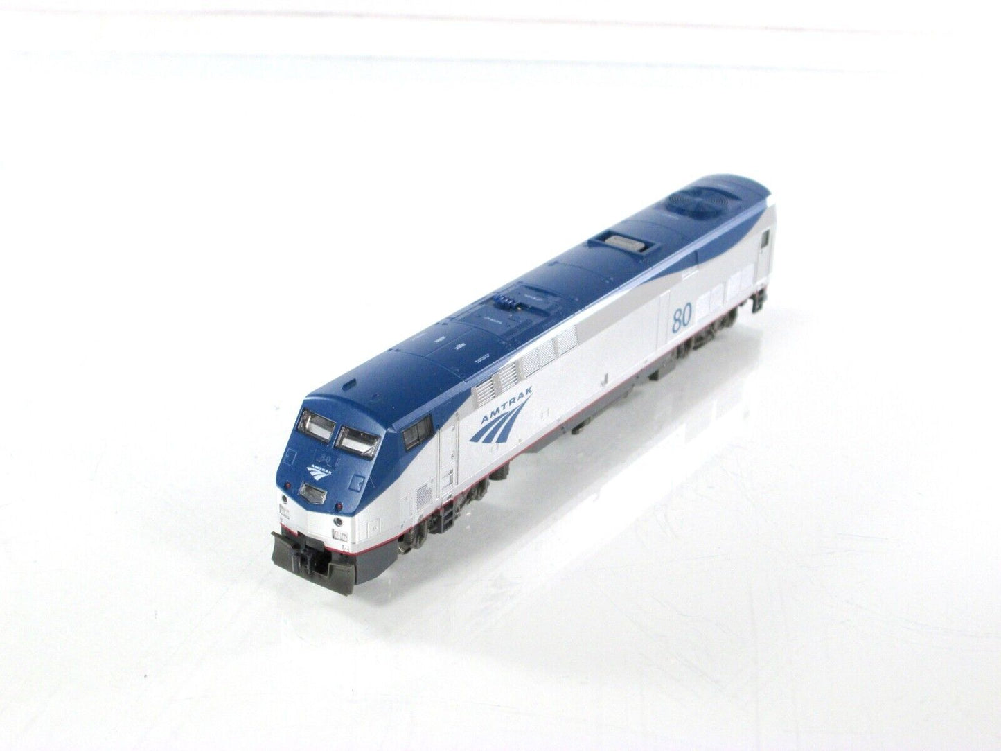 N Scale ***AMTRAK*** Phase Vb P42 Diesel Locomotive #80 - Kato 176-6026, DCC Rdy