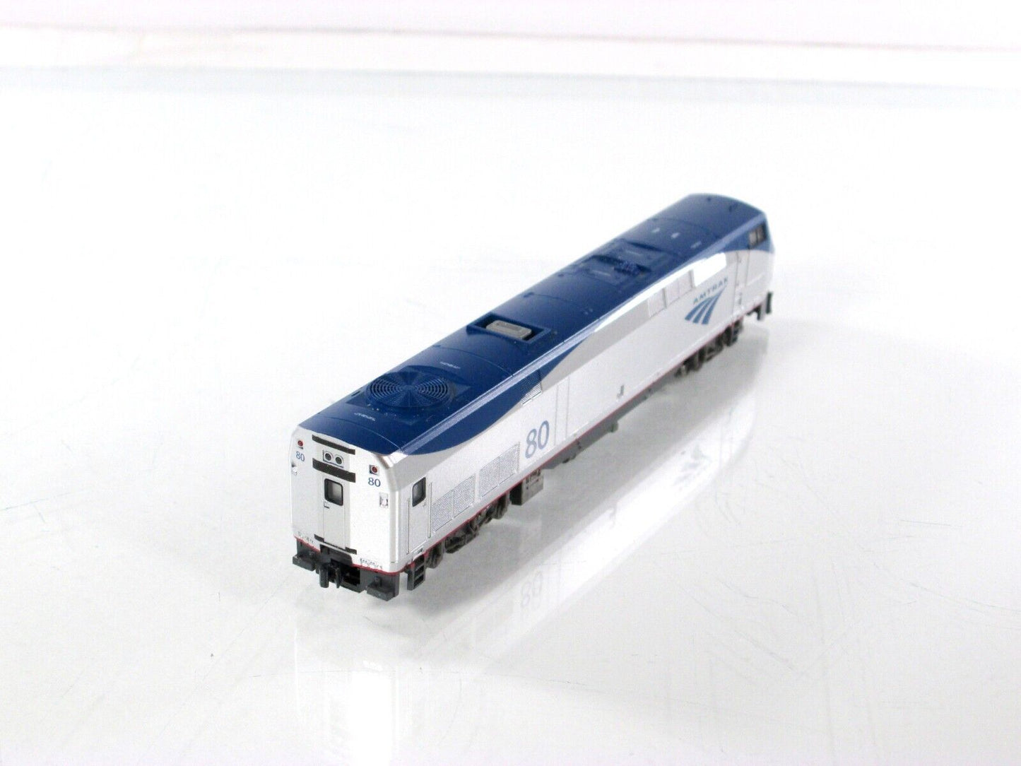 N Scale ***AMTRAK*** Phase Vb P42 Diesel Locomotive #80 - Kato 176-6026, DCC Rdy