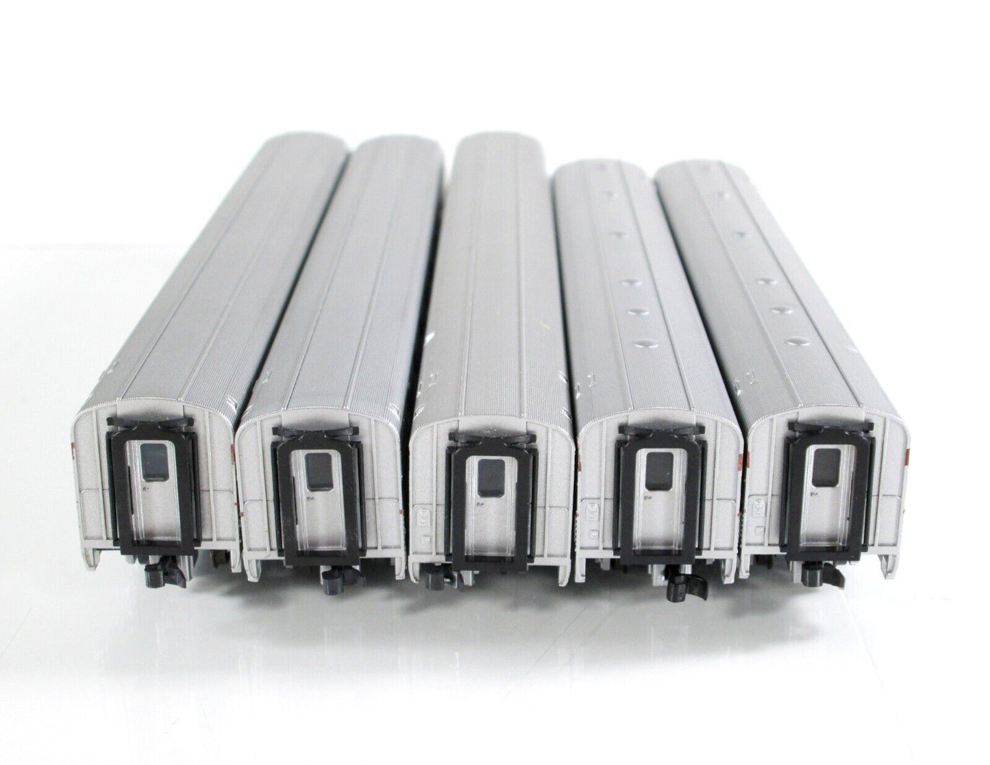 N Scale CANADIAN PACIFIC Lightweight Passenger 5-Car Set - Con-Cor, Knuckle Cplr