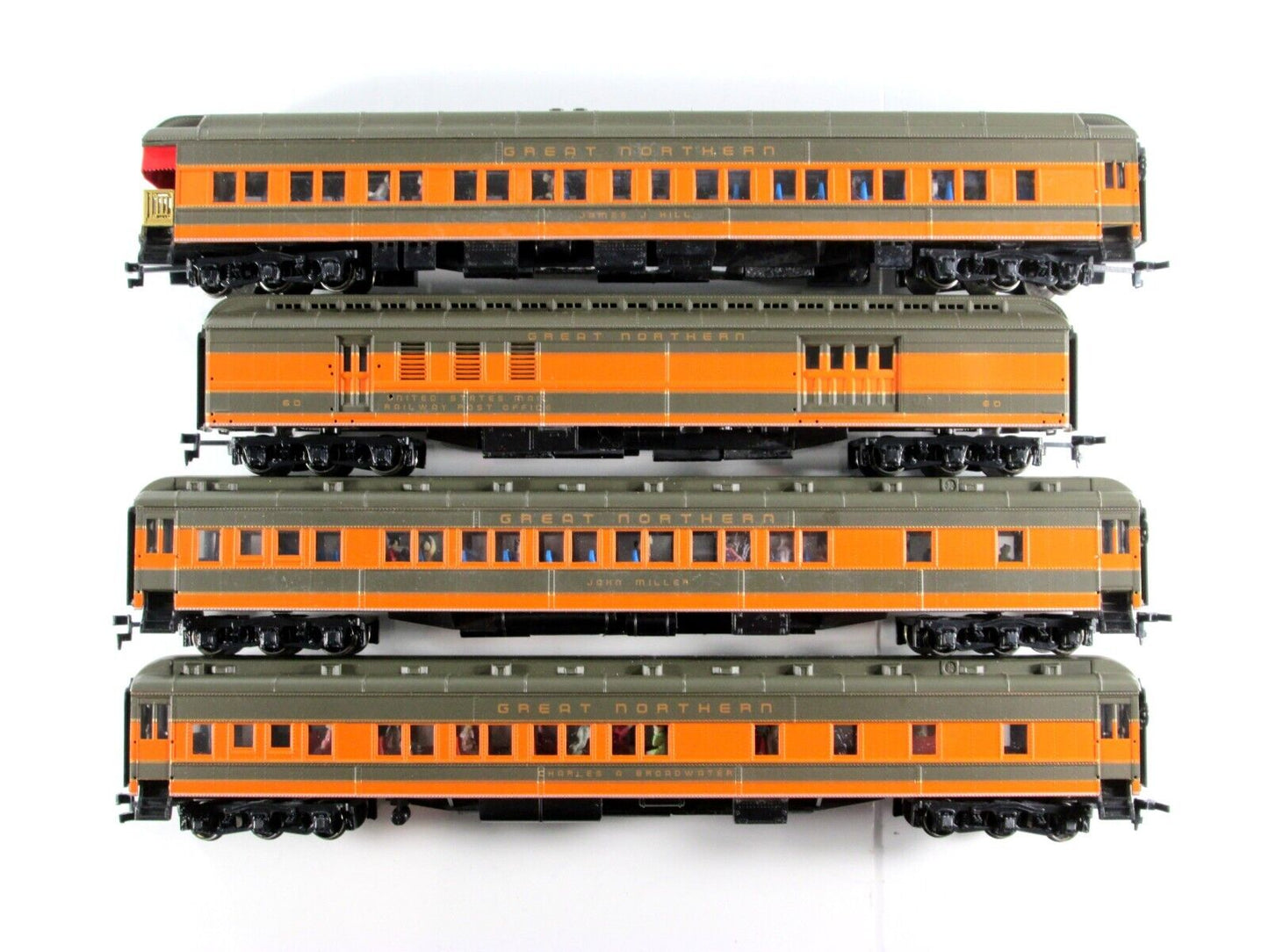 HO Scale GREAT NORTHERN Heavyweight Passenger Car 8-Pack Set -- IHC 49288 ***NEW