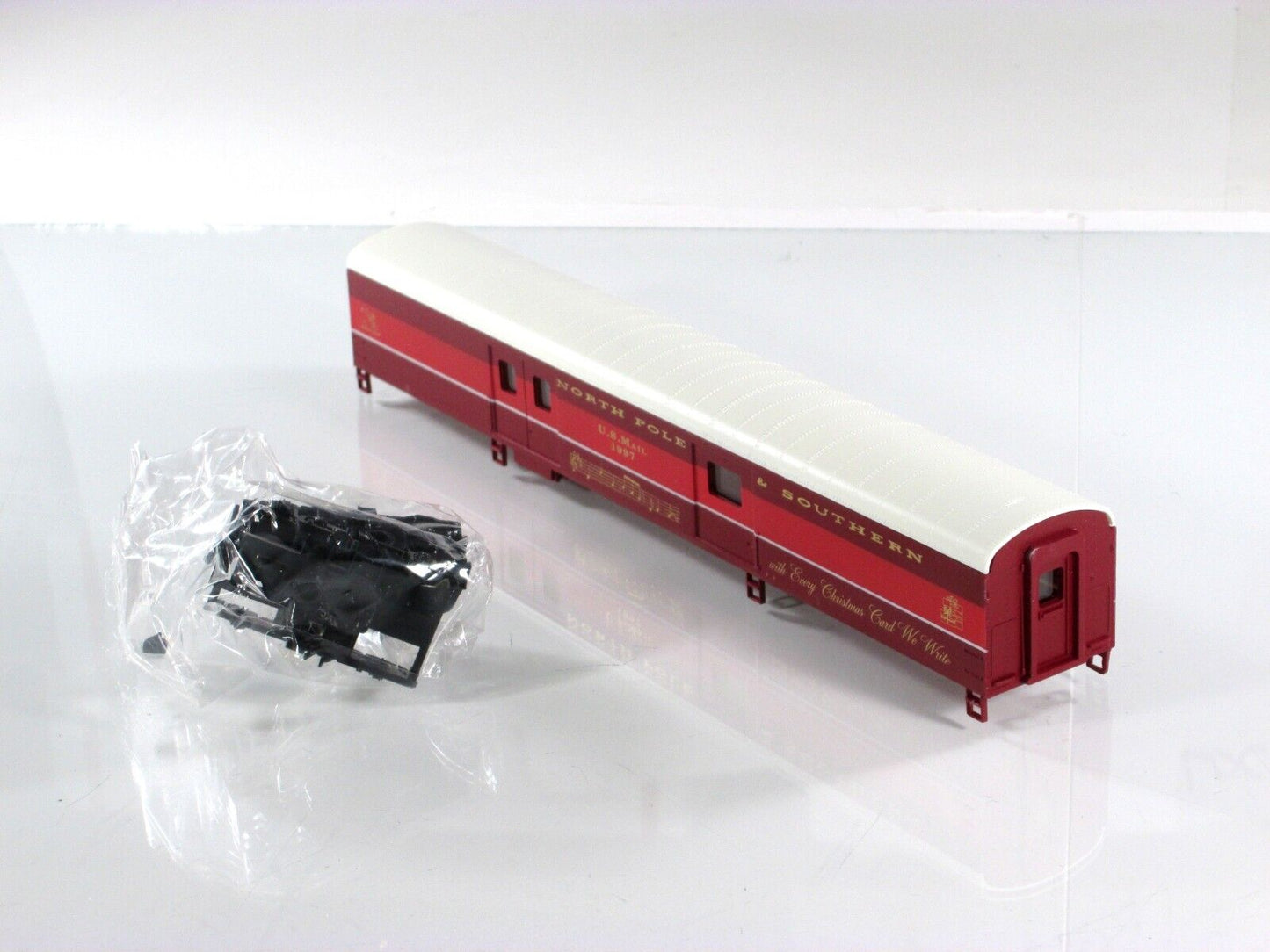 HO Scale **NORTH POLE & SOUTHERN** 1997 CHRISTMAS, 72' Baggage-RPO Car - Con-Cor