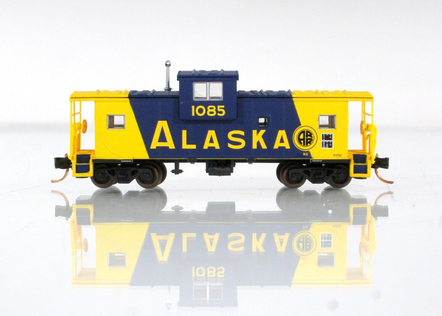 N Scale **ALASKA** EV Cupola Caboose, ARR #1085 - Atlas 30578, MTL Cplrs ***RARE