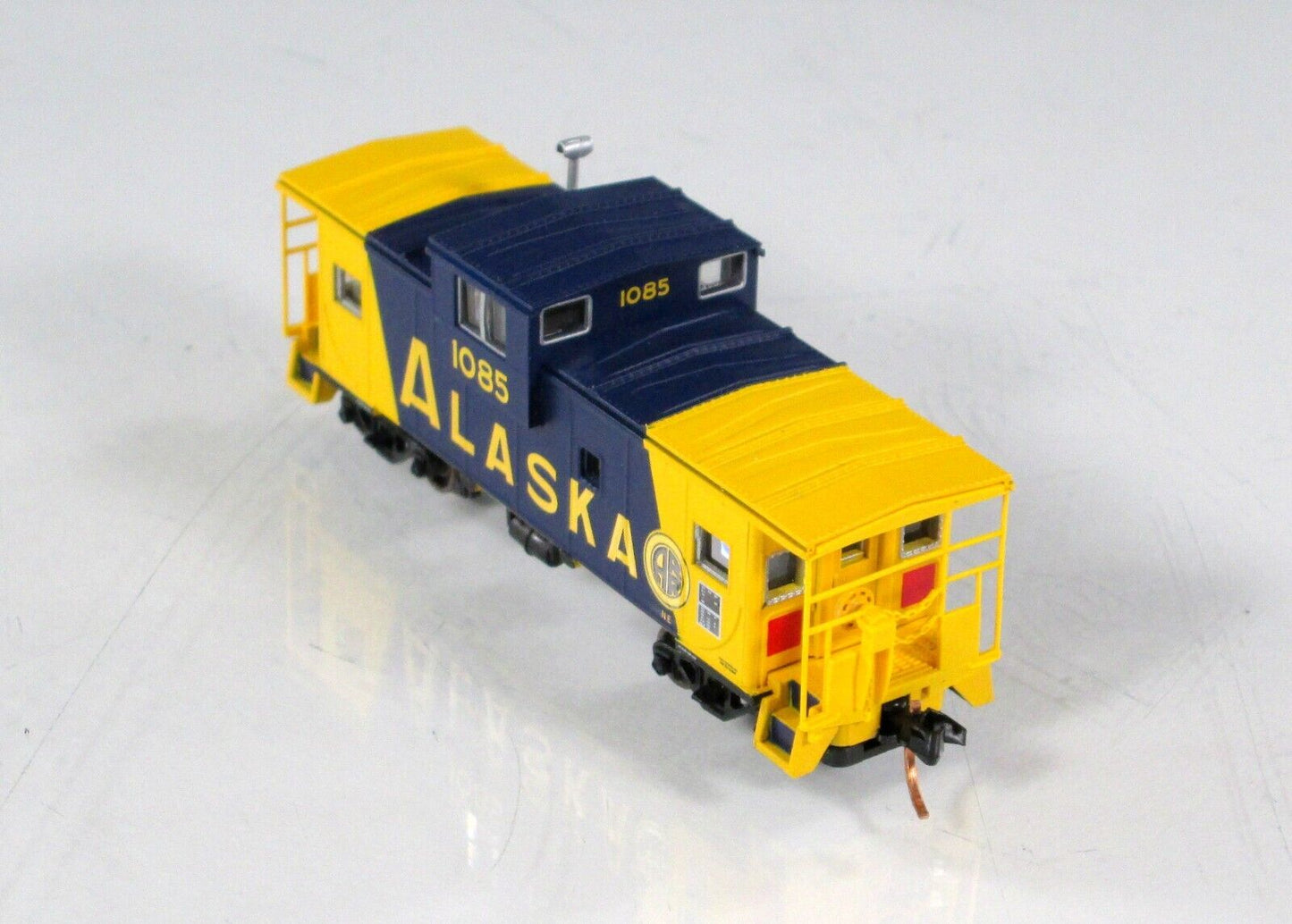 N Scale **ALASKA** EV Cupola Caboose, ARR #1085 - Atlas 30578, MTL Cplrs ***RARE
