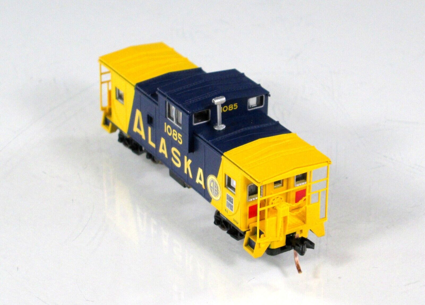 N Scale **ALASKA** EV Cupola Caboose, ARR #1085 - Atlas 30578, MTL Cplrs ***RARE