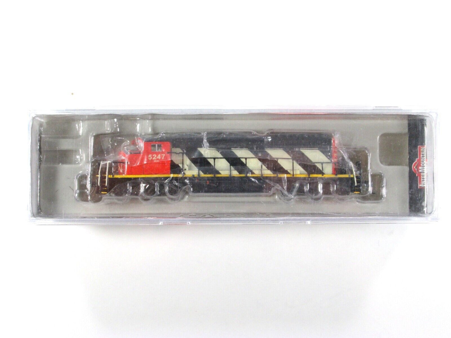 N Scale **CANADIAN NATIONAL** GM SD40-2W #5247 - Intermountain 69301-06, DCC Rdy